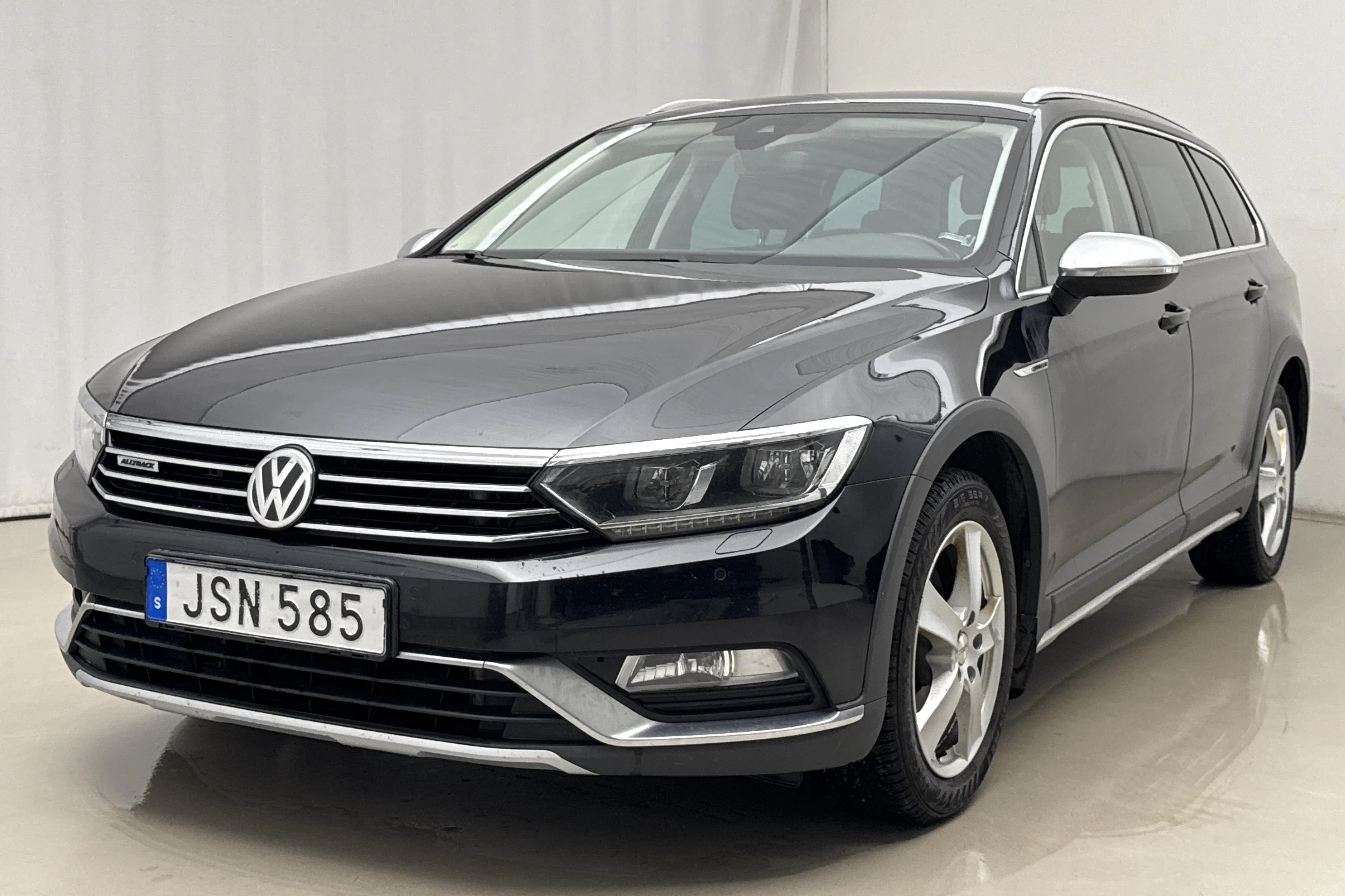Presentationsfoto 1 av 18: VW Passat Alltrack 2.0 TDI 4MOTION (190hk) - 22 643 mil - Automat - svart - 2017