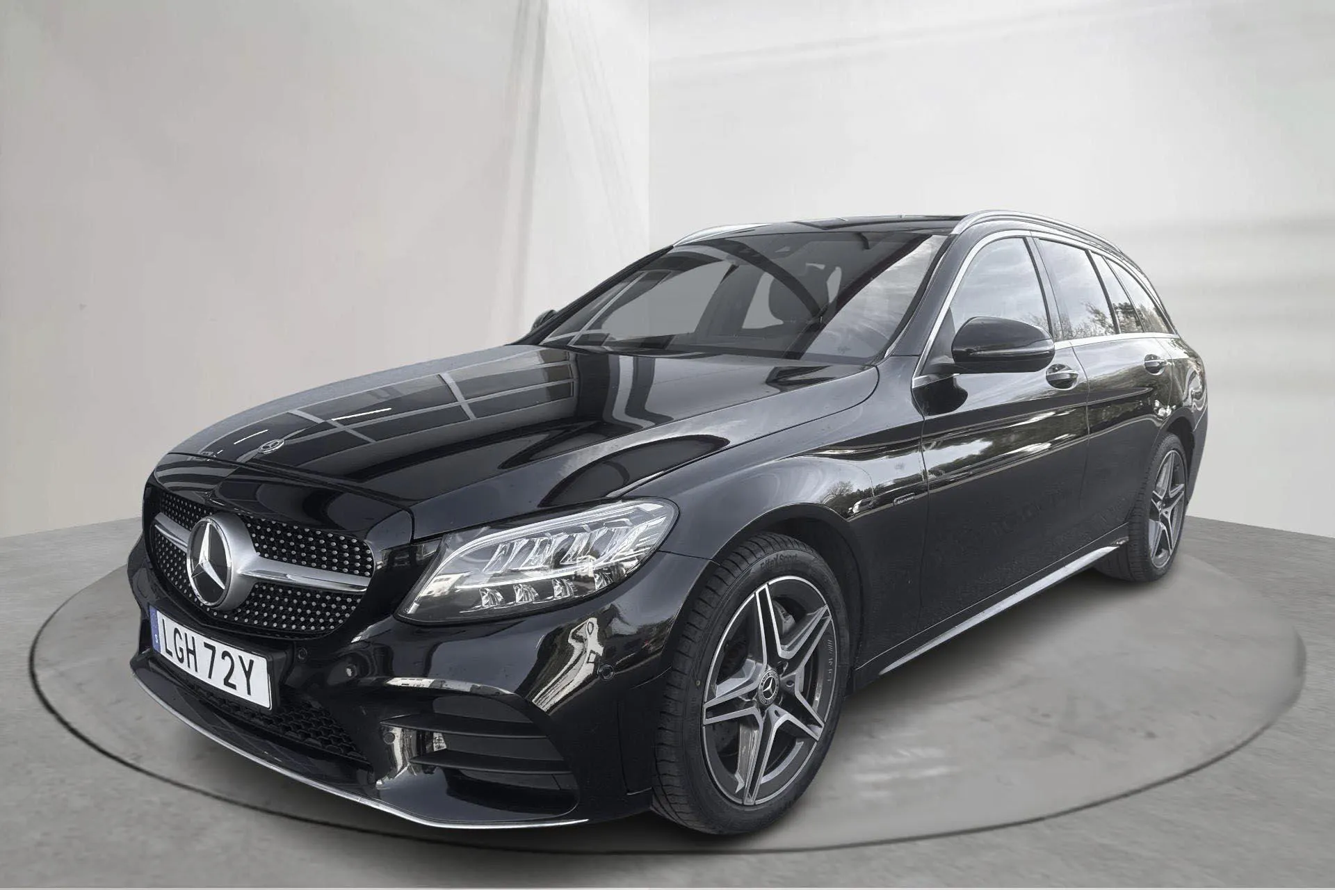 Presentation photo 1 of 18: Mercedes C 300 de Kombi S205 (306hk) - 126 450 km - Automatic - black - 2021