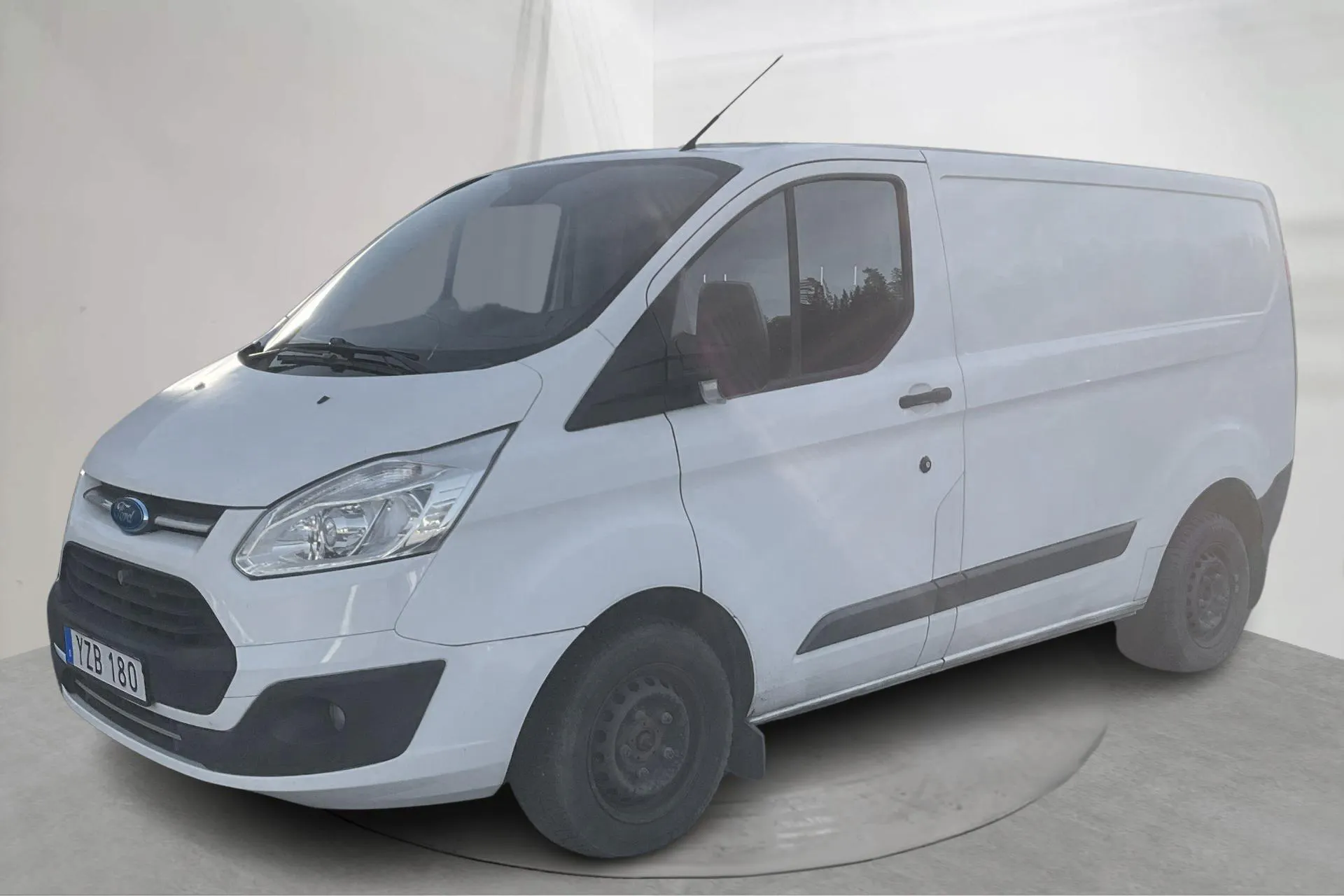Presentation photo 1 of 17: Ford Transit Custom 270 (105hk) - 97 460 km - Manual - white - 2018