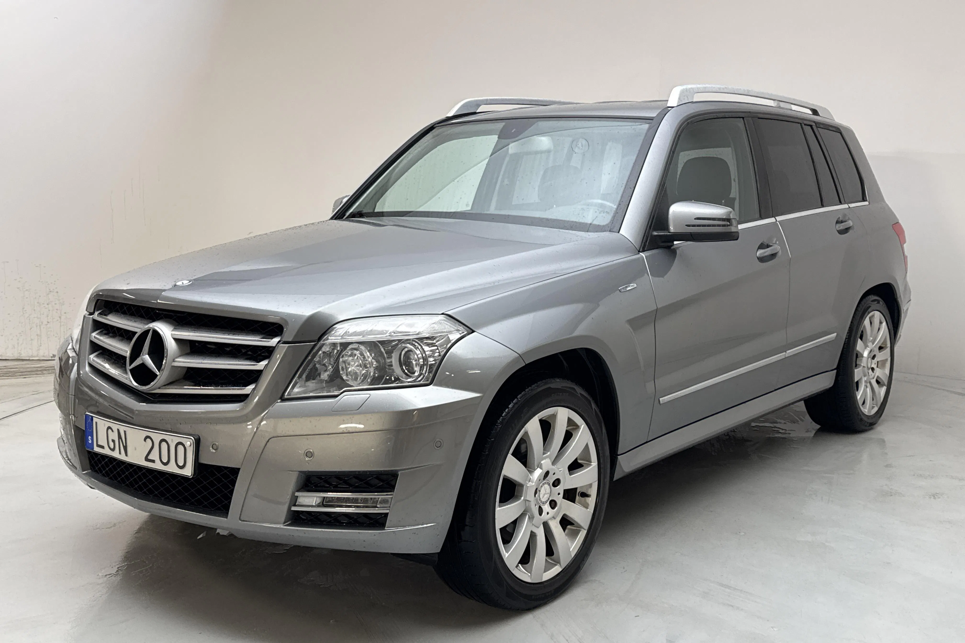 Presentationsfoto 1 av 13: Mercedes GLK 220 CDI BlueEFFICIENCY 4MATIC (170hk) - 15 182 mil - Automat - silver - 2011