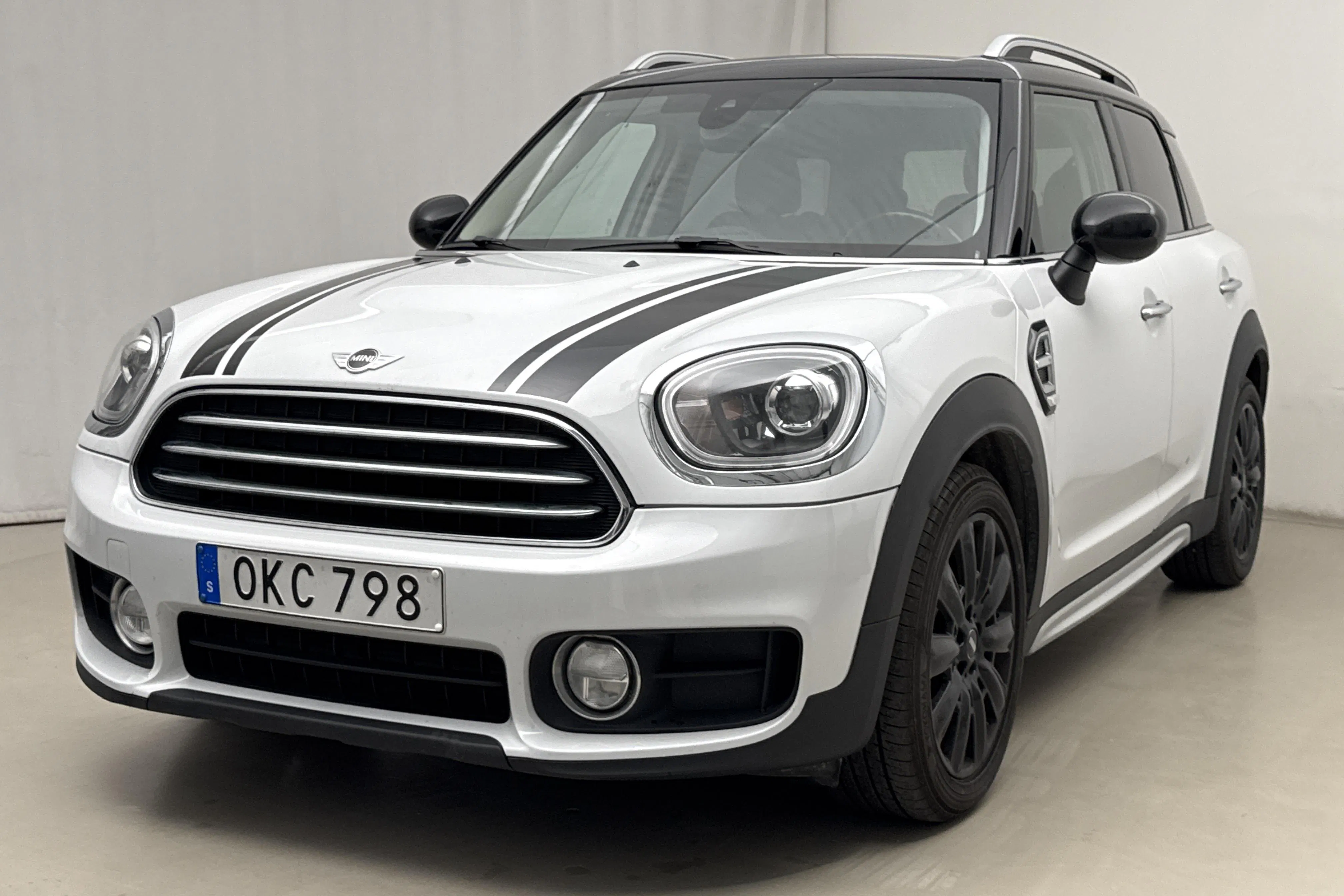Presentationsfoto 1 av 15: MINI Cooper ALL4 Countryman, F60 (136hk) - 18 148 mil - Manuell - vit - 2017