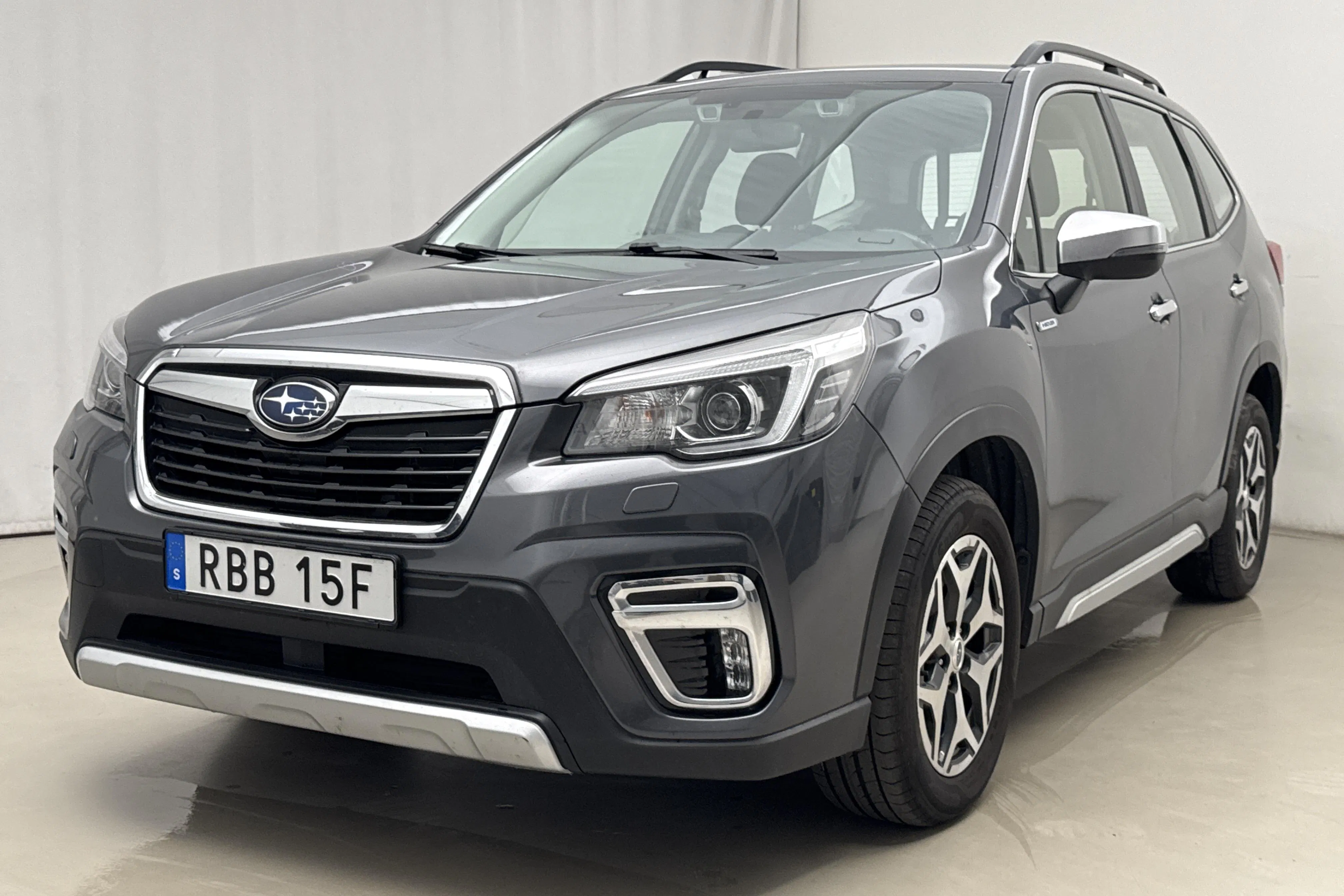 Presentation photo 1 of 17: Subaru Forester e-Boxer 2.0i AWD (150hk) - 110 860 km - Automatic - gray - 2020
