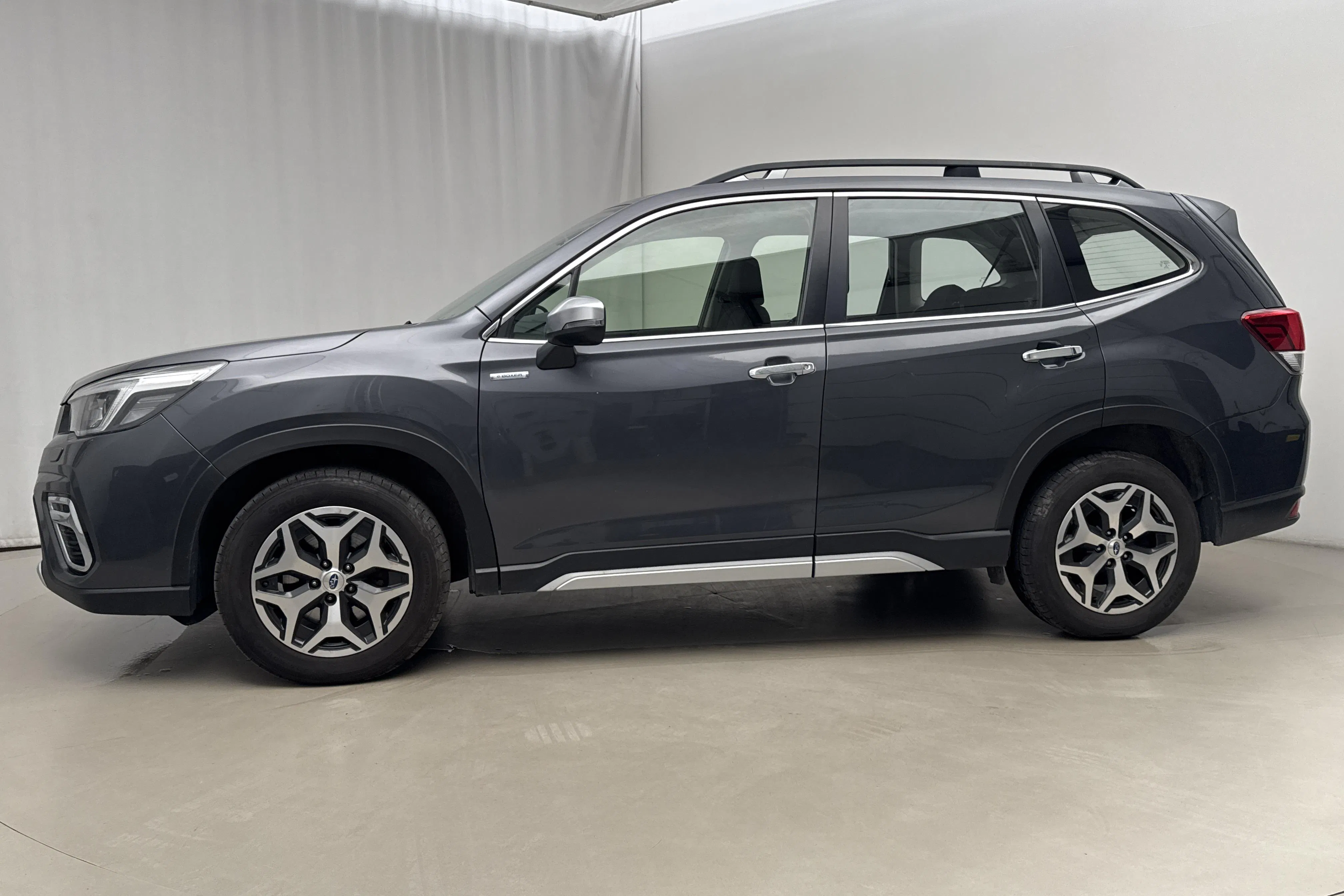 Presentation photo 2 of 17: Subaru Forester e-Boxer 2.0i AWD (150hk) - 110 860 km - Automatic - gray - 2020