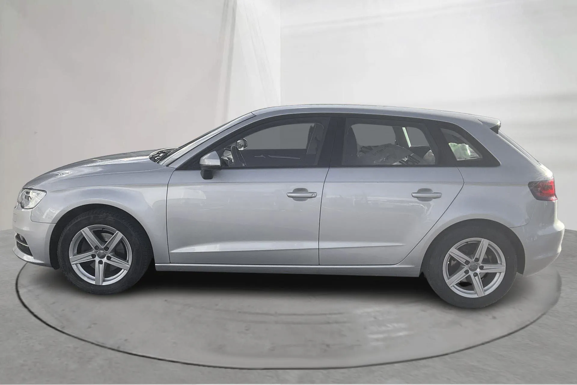 Presentation photo 2 of 12: Audi A3 1.2 TFSI Sportback (105hk) - 169 880 km - Manual - silver - 2014