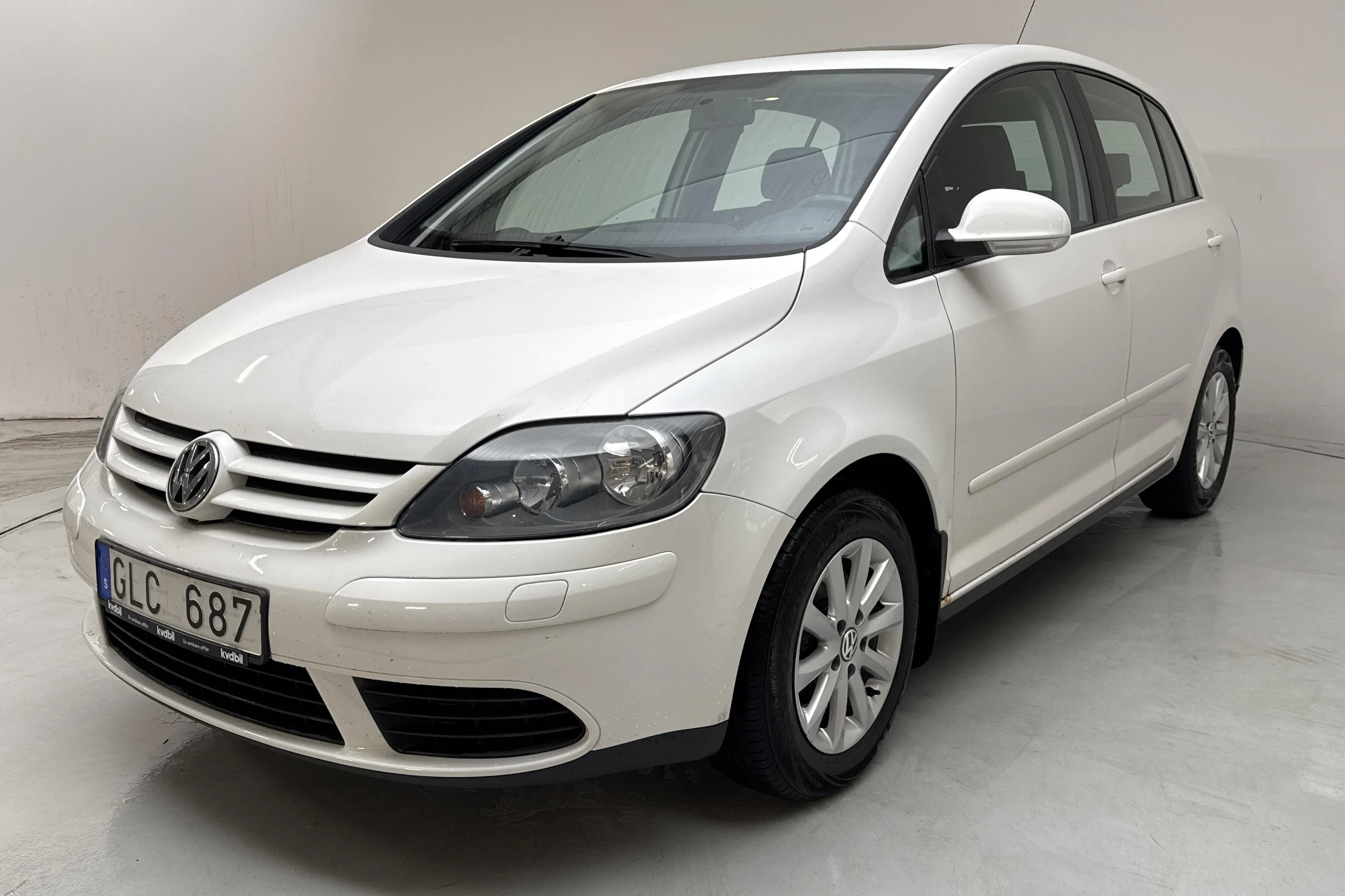 Presentationsfoto 1 av 13: VW Golf A5 Plus 1.4 TSI (140hk) - 14 053 mil - Manuell - vit - 2007