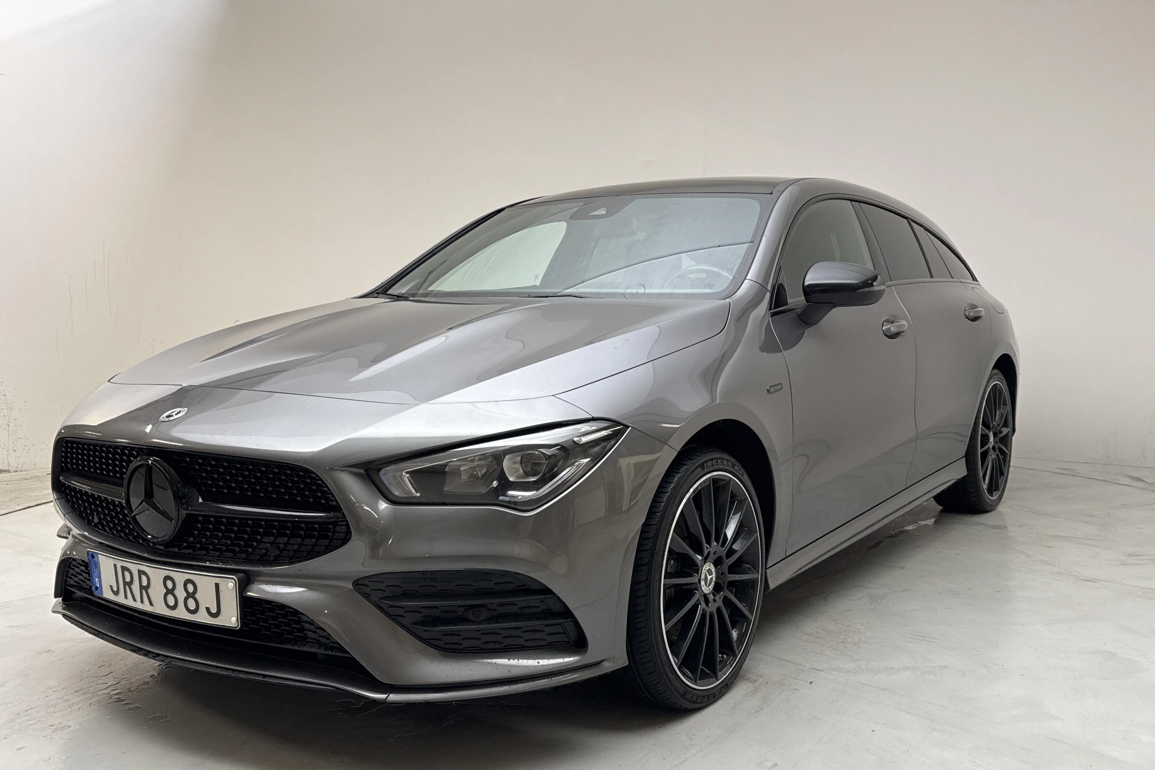 Presentation photo 1 of 16: Mercedes CLA 250 e Shooting Brake X118 (218hk) - 155 510 km - Automatic - dark grey - 2021