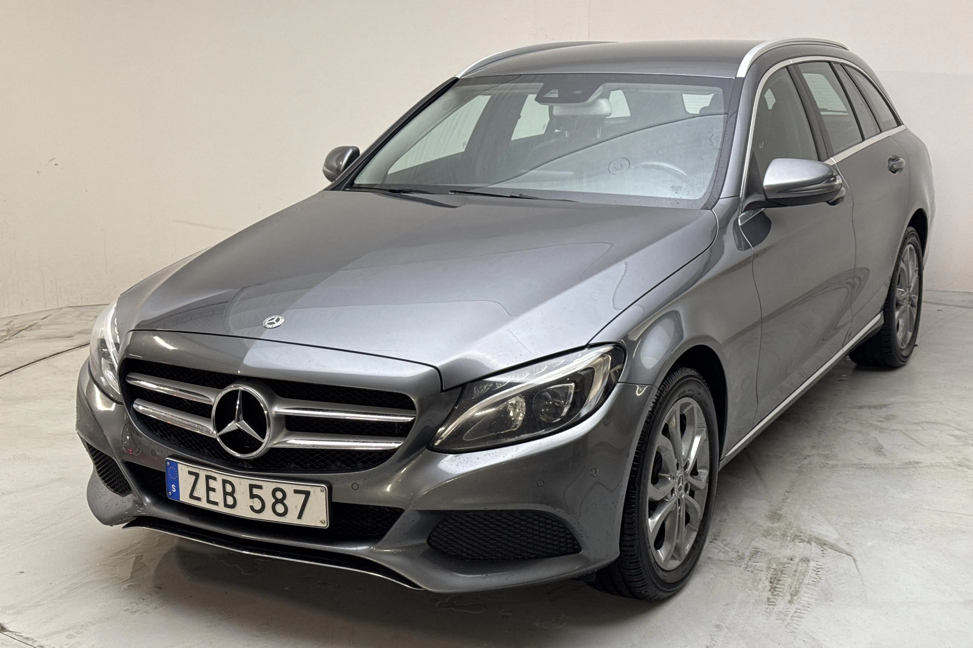 Presentationsfoto 1 av 12: Mercedes C 220 d 4MATIC Kombi S205 (170hk) - 26 039 mil - Automat - grå - 2018