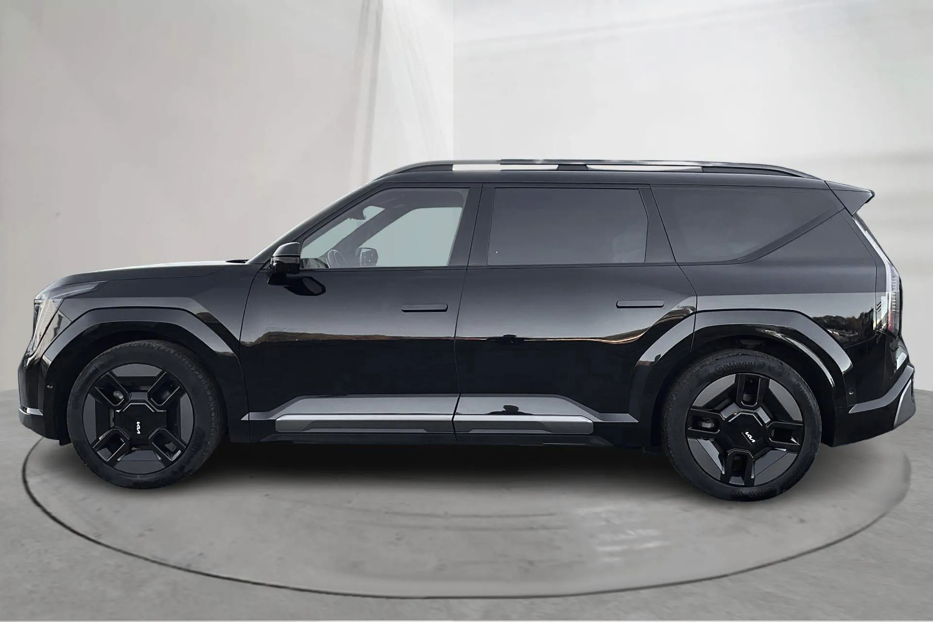 Presentationsfoto 2 av 22: KIA EV9 AWD (384hk) - 6 062 mil - Automat - svart - 2025