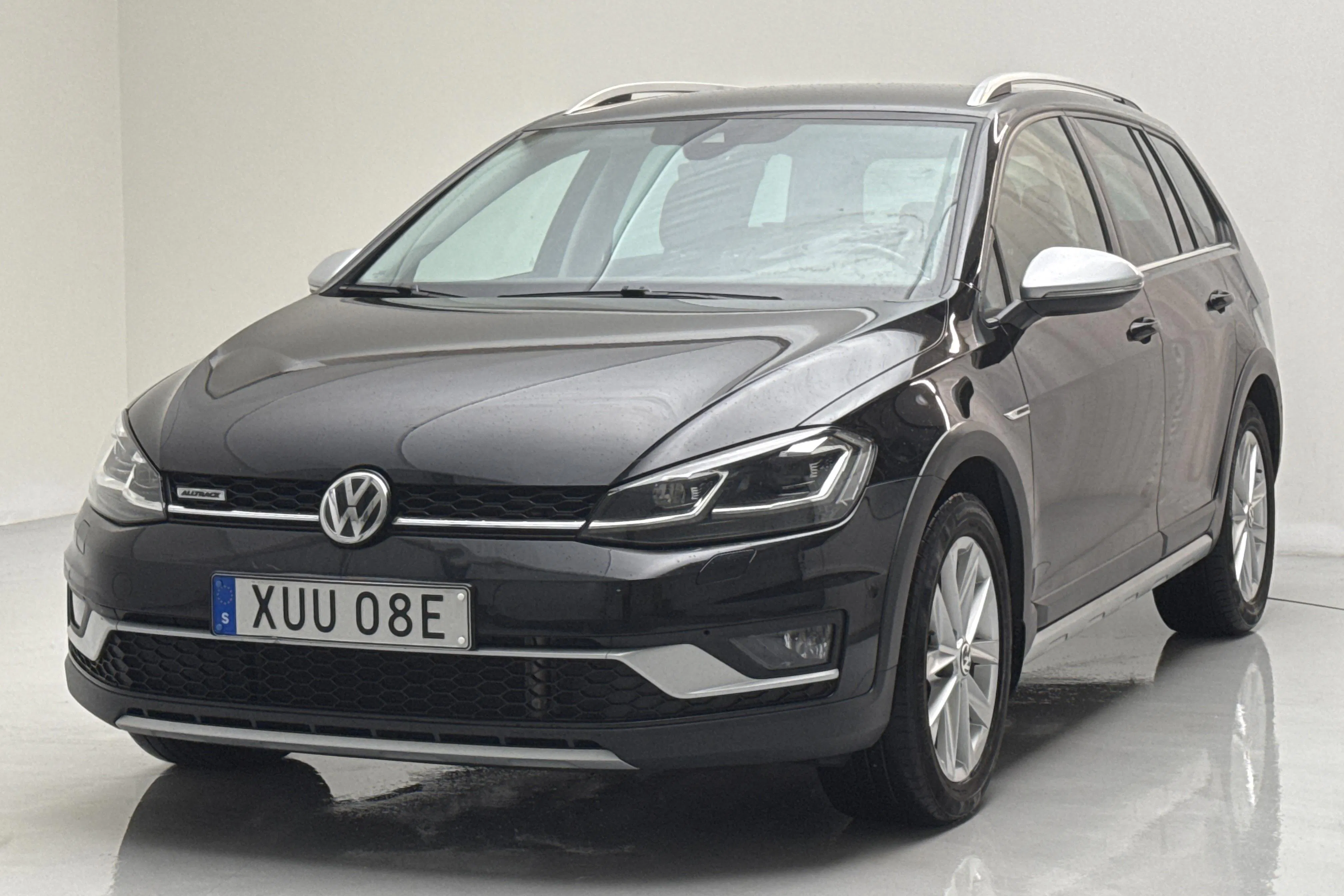 Presentation photo 1 of 14: VW Golf Alltrack 2.0 TDI 4MOTION (184hk) - 130 760 km - Automatic - black - 2020