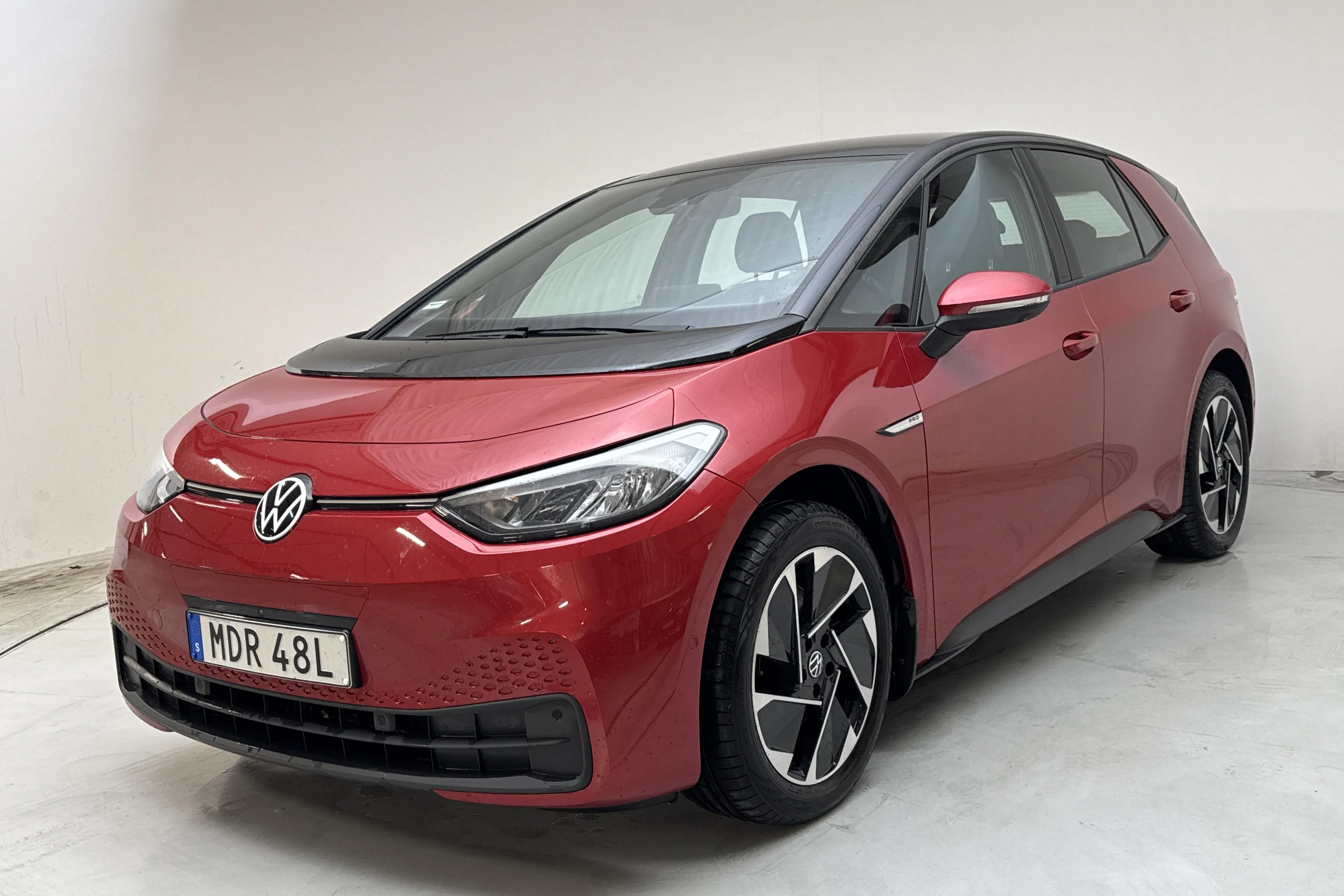 Presentationsfoto 1 av 16: VW ID.3 58kWh (204hk) - 7 455 mil - Automat - Mörkröd - 2023