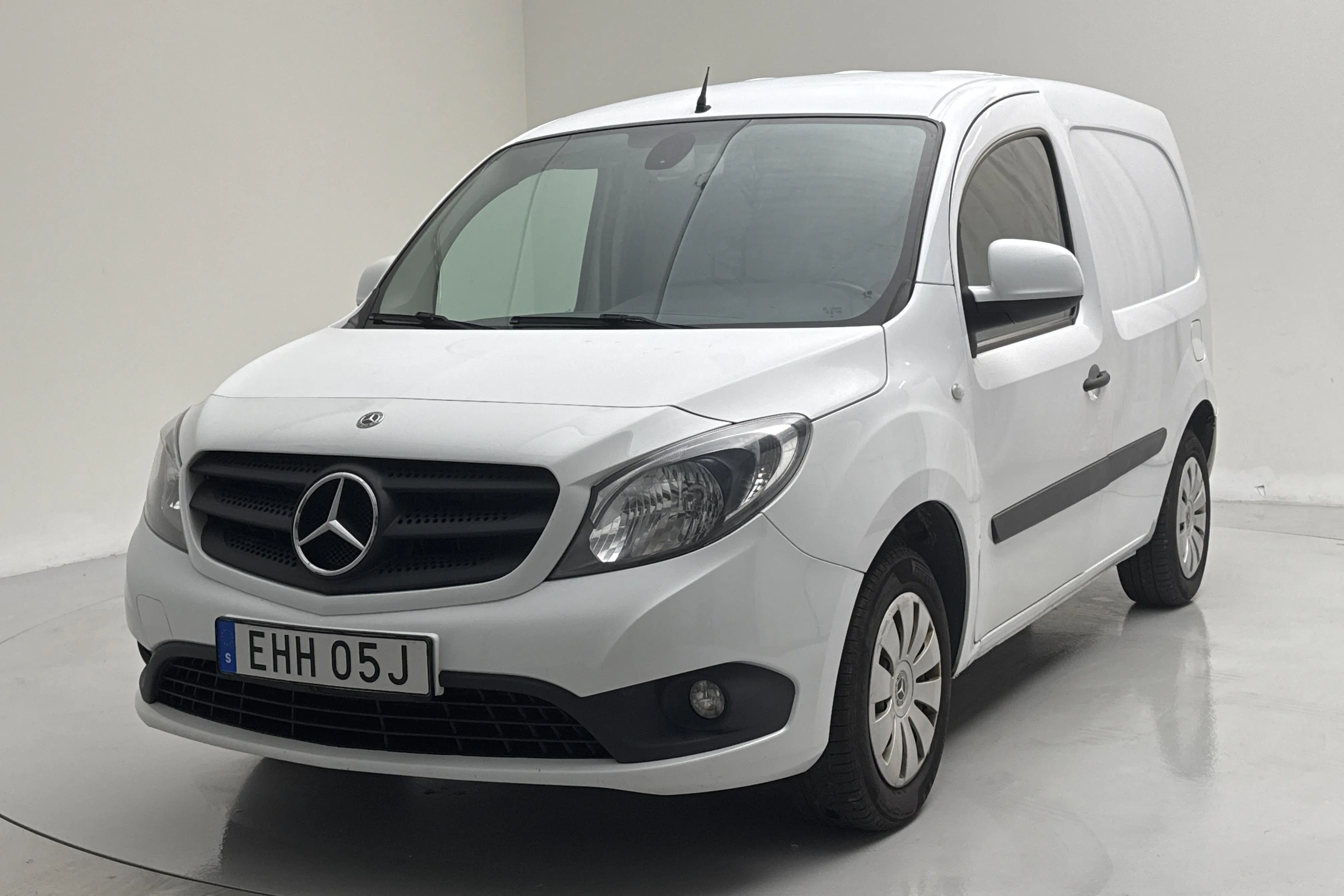 Presentation photo 1 of 12: Mercedes Citan 110 1.5 CDI (95hk) - 170 600 km - Manual - white - 2020