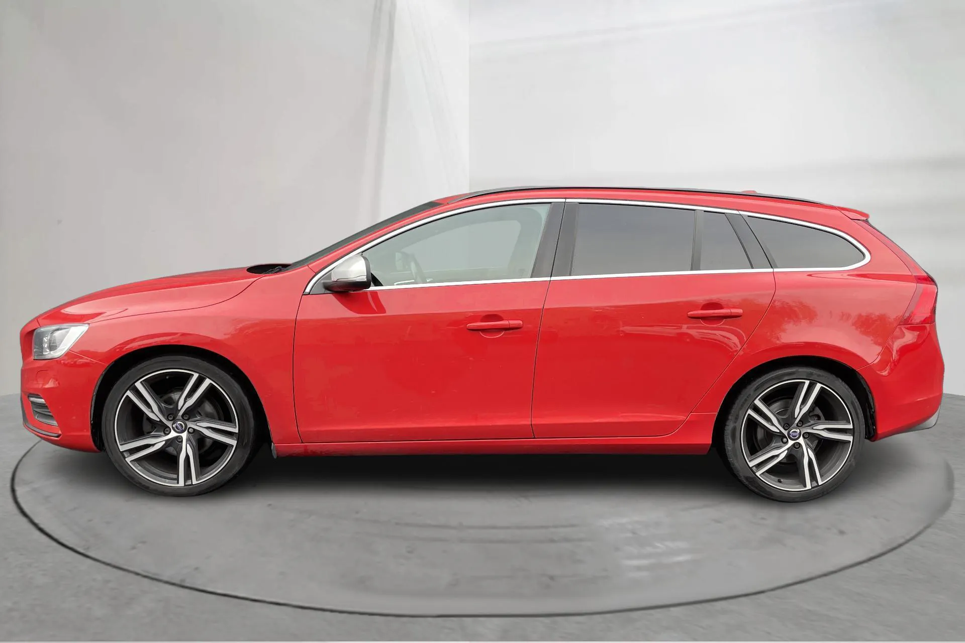 Presentation photo 2 of 14: Volvo V60 D4 (190hk) - 113 910 km - Automatic - red - 2016