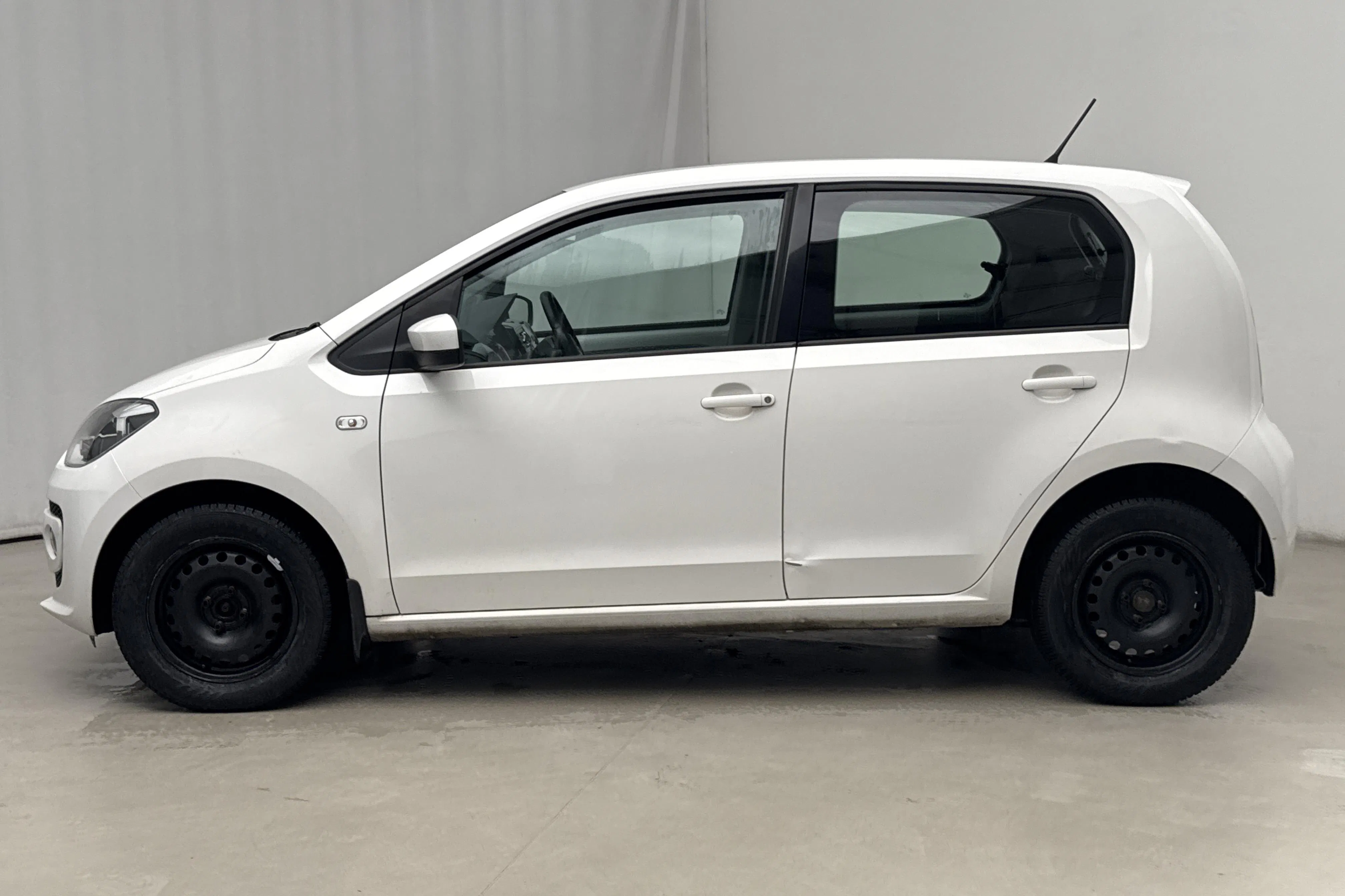 Presentationsfoto 2 av 14: VW up! 1.0 5dr CNG (68hk) - 9 988 mil - Manuell - vit - 2016