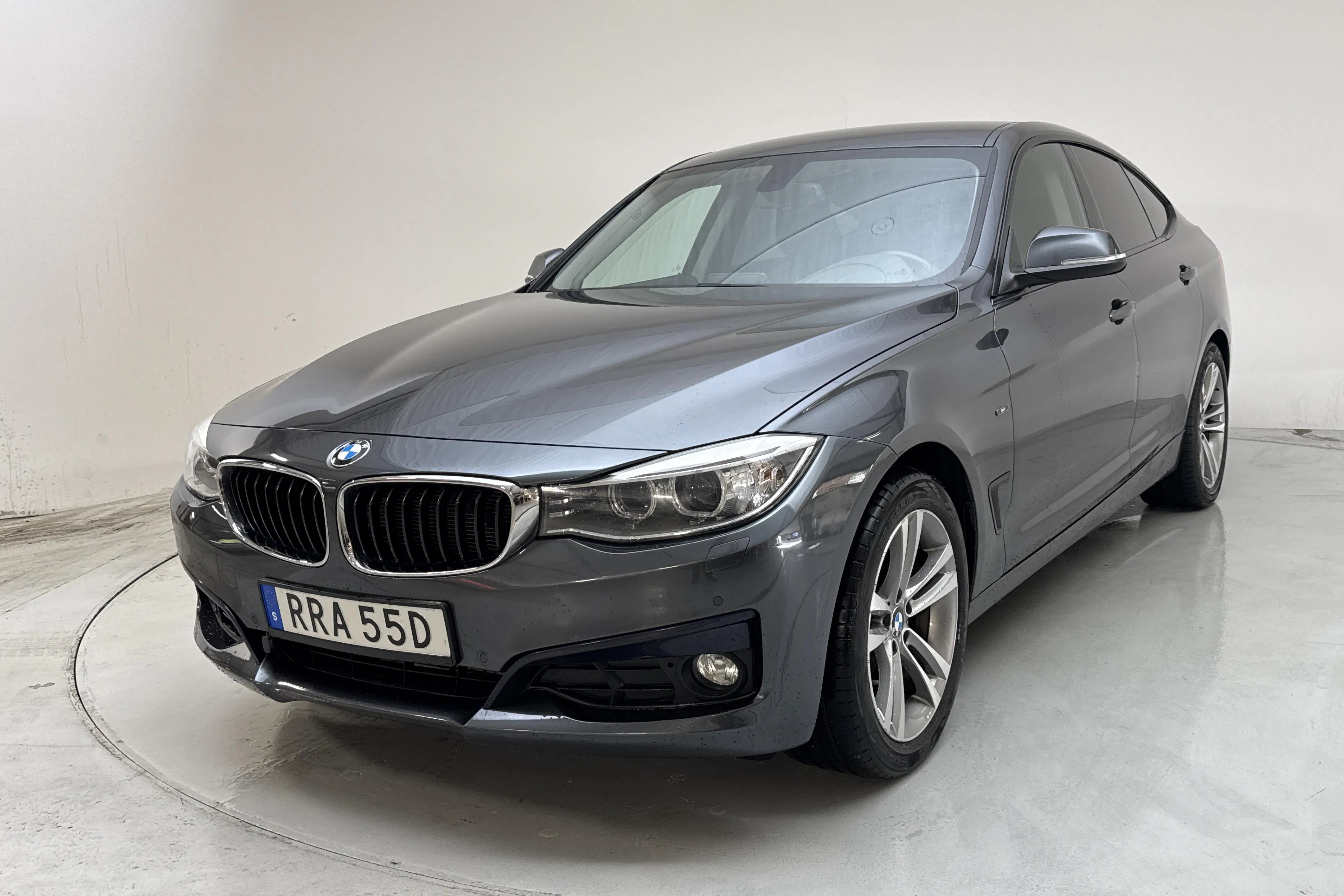 Presentation photo 1 of 13: BMW 320d GT xDrive, F34 (184hk) - 164 540 km - Automatic - gray - 2015