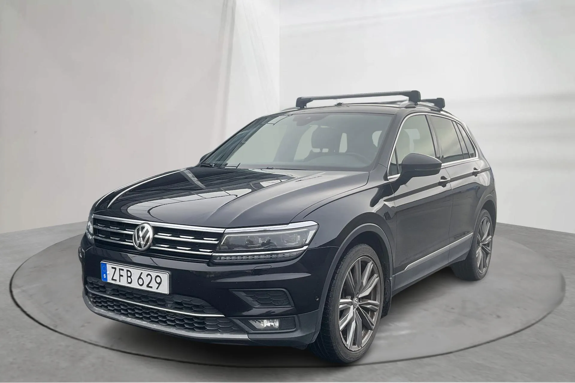 Presentationsfoto 1 av 14: VW Tiguan 2.0 TDI 4MOTION (190hk) - 22 796 mil - Automat - svart - 2018