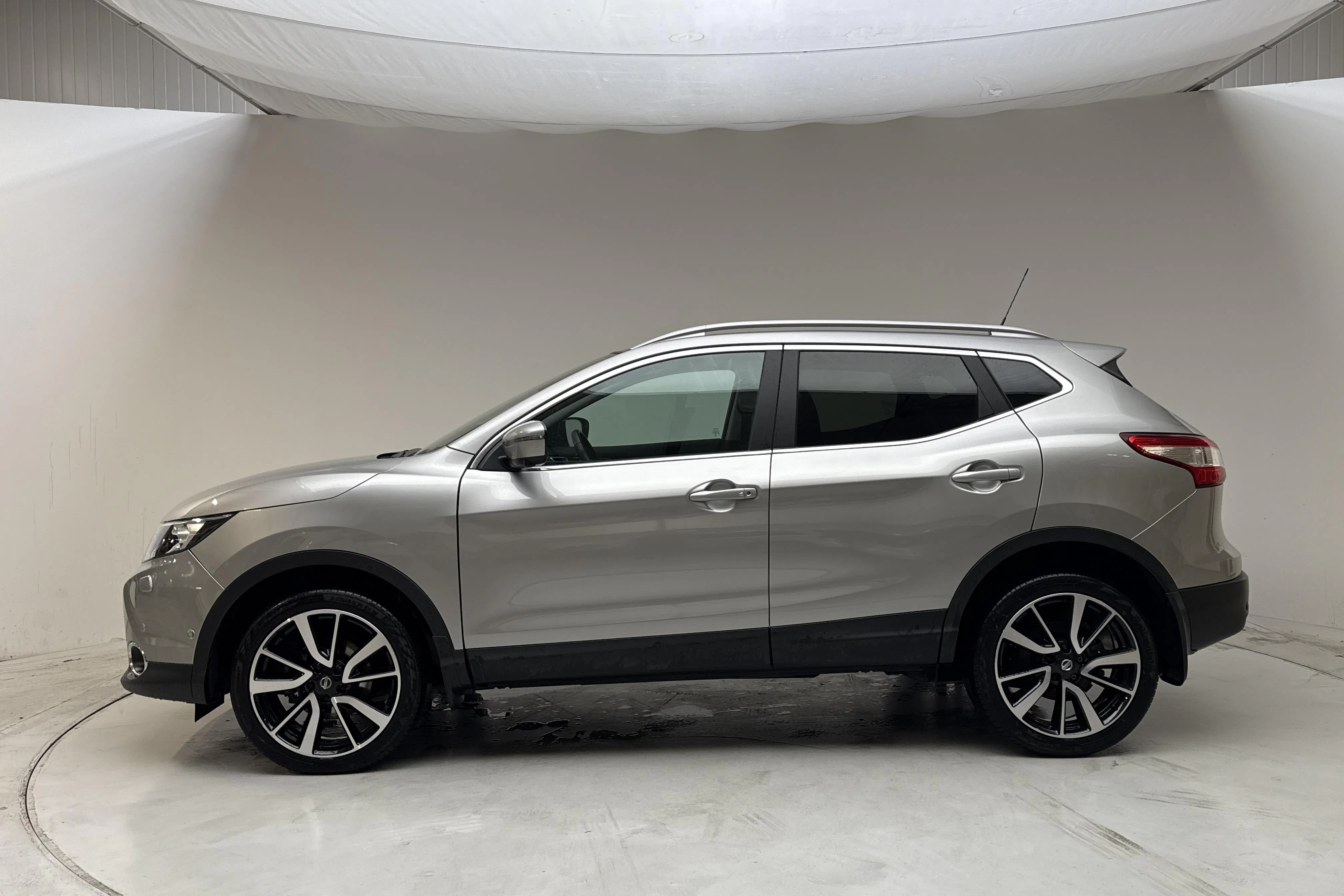 Presentation photo 2 of 15: Nissan Qashqai 1.2 (115hk) - 21 850 km - Automatic - silver - 2017