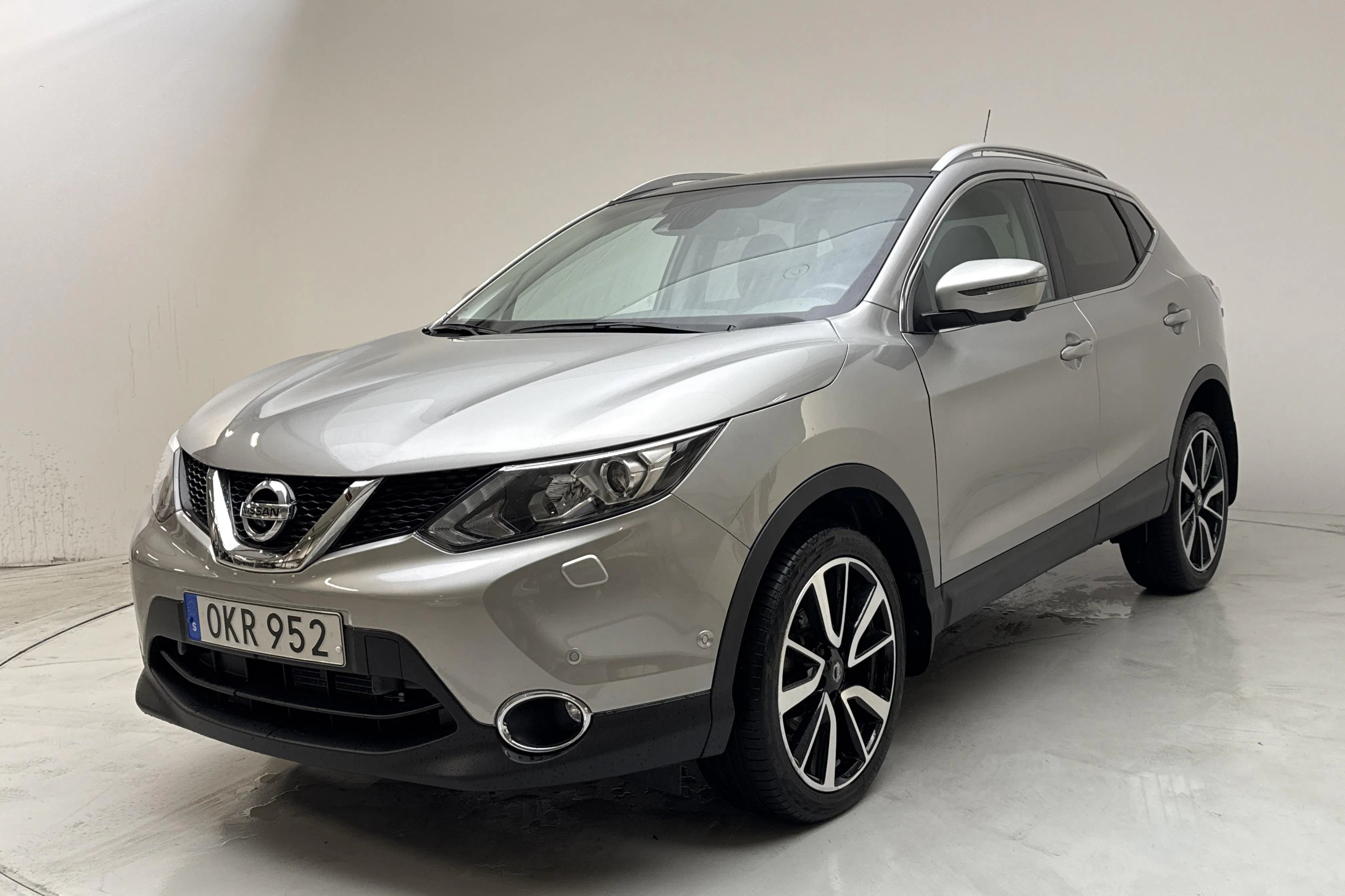 Presentation photo 1 of 15: Nissan Qashqai 1.2 (115hk) - 21 850 km - Automatic - silver - 2017