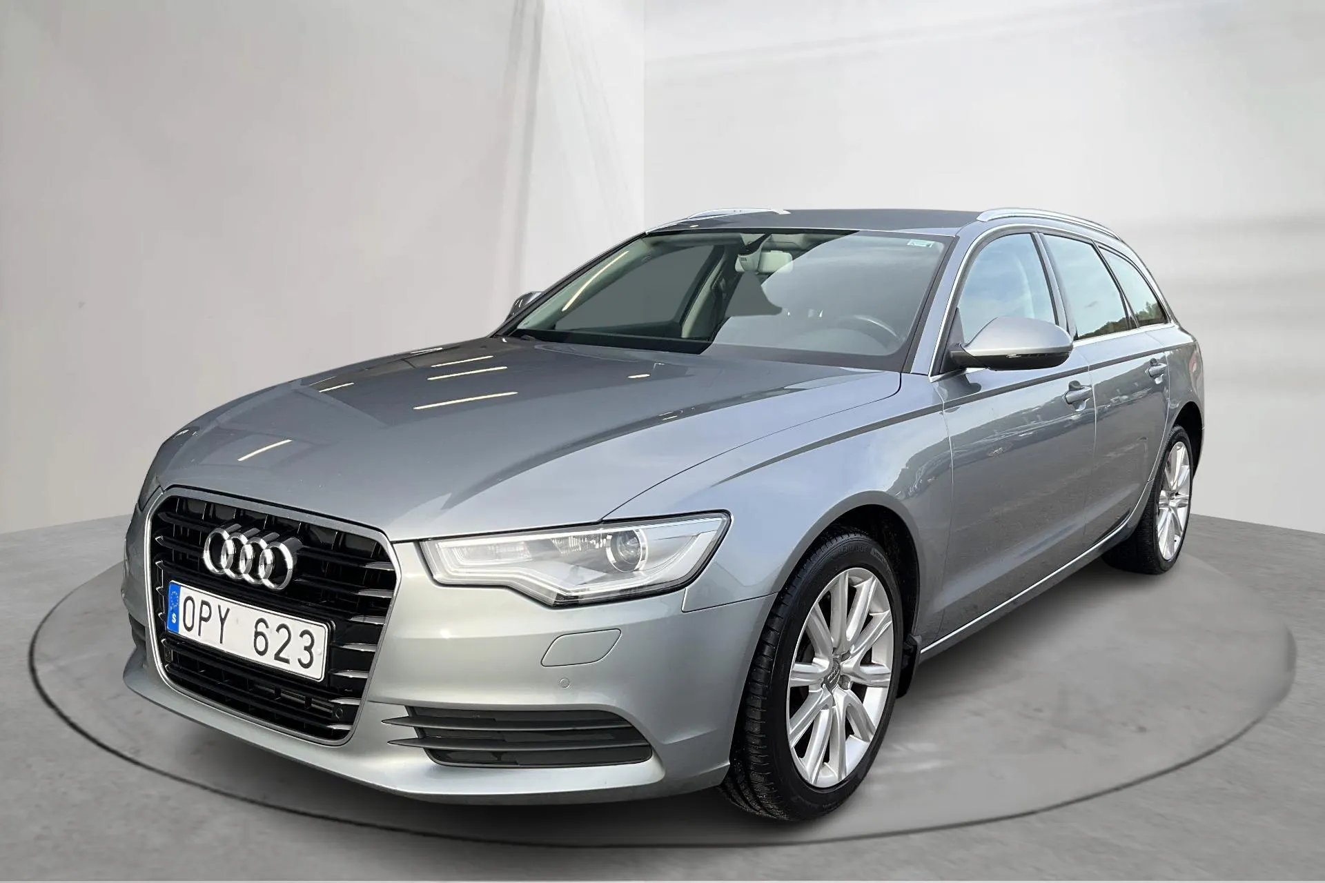 Presentationsfoto 1 av 15: Audi A6 2.0 TDI Avant (177hk) - 17 708 mil - Automat - grå - 2013