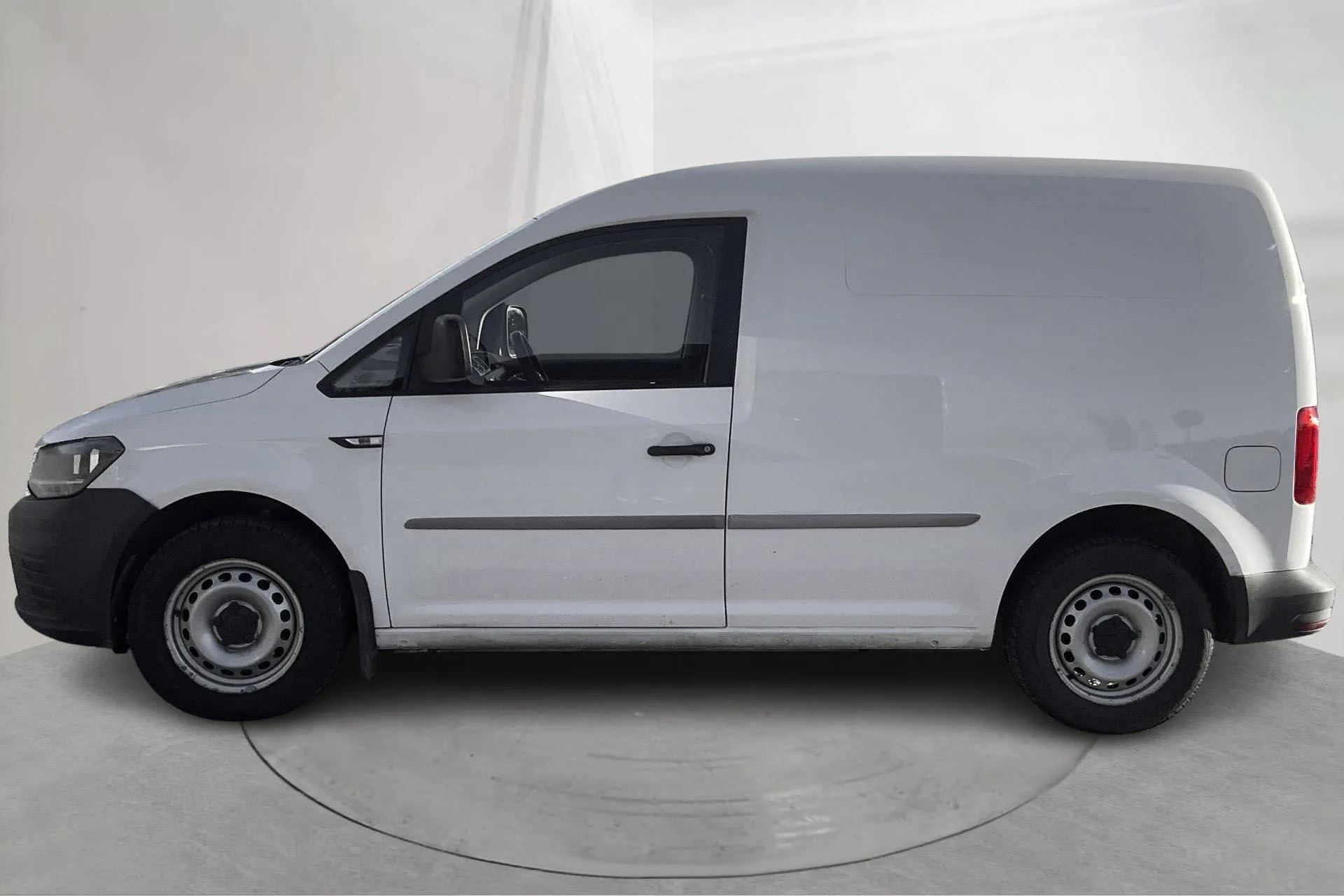 Presentationsfoto 2 av 15: VW Caddy 2.0 TDI Skåp (102hk) - 8 741 mil - Automat - vit - 2019