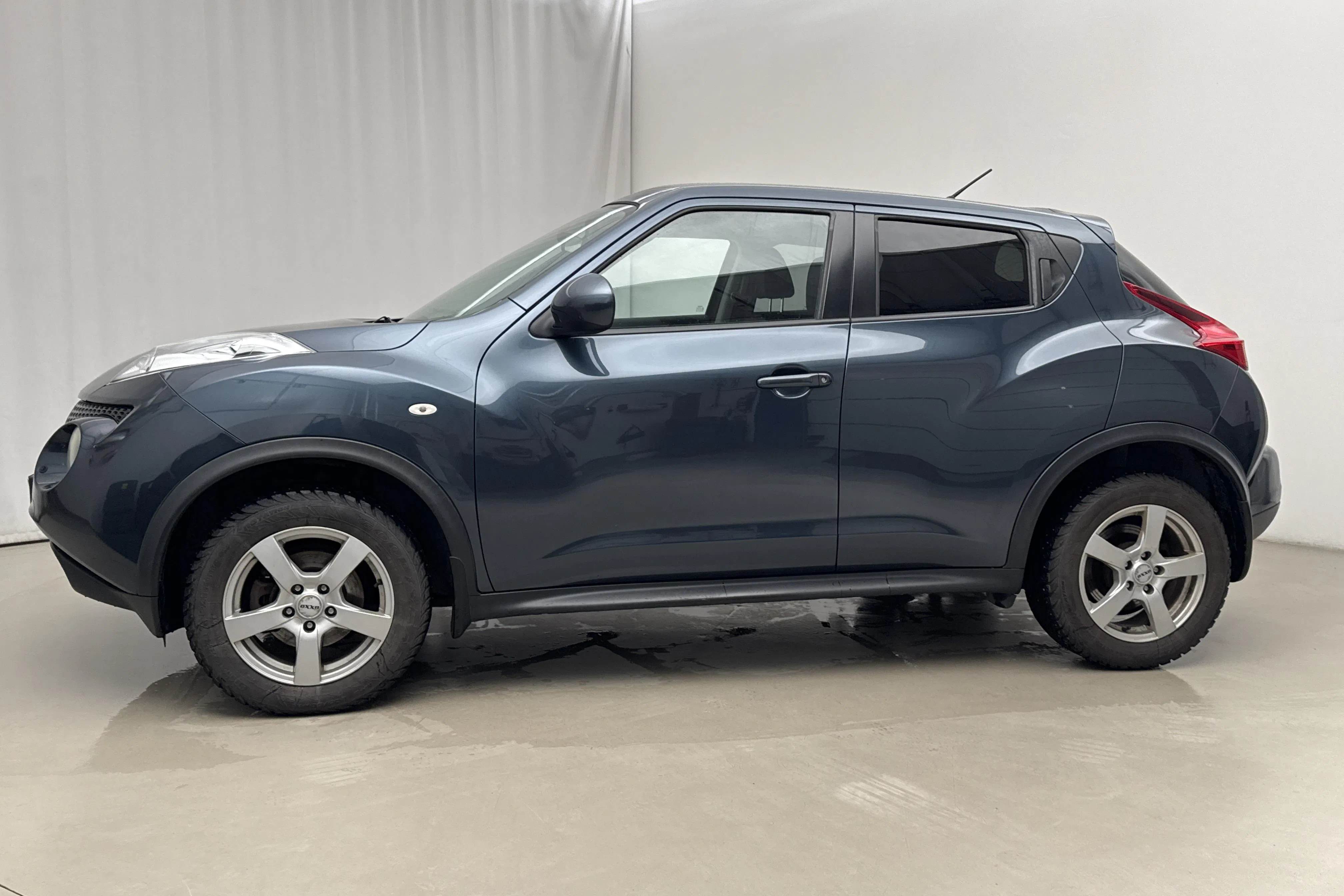 Presentation photo 2 of 15: Nissan Juke 1.6 (117hk) - 175 500 km - Manual - dark blue - 2012