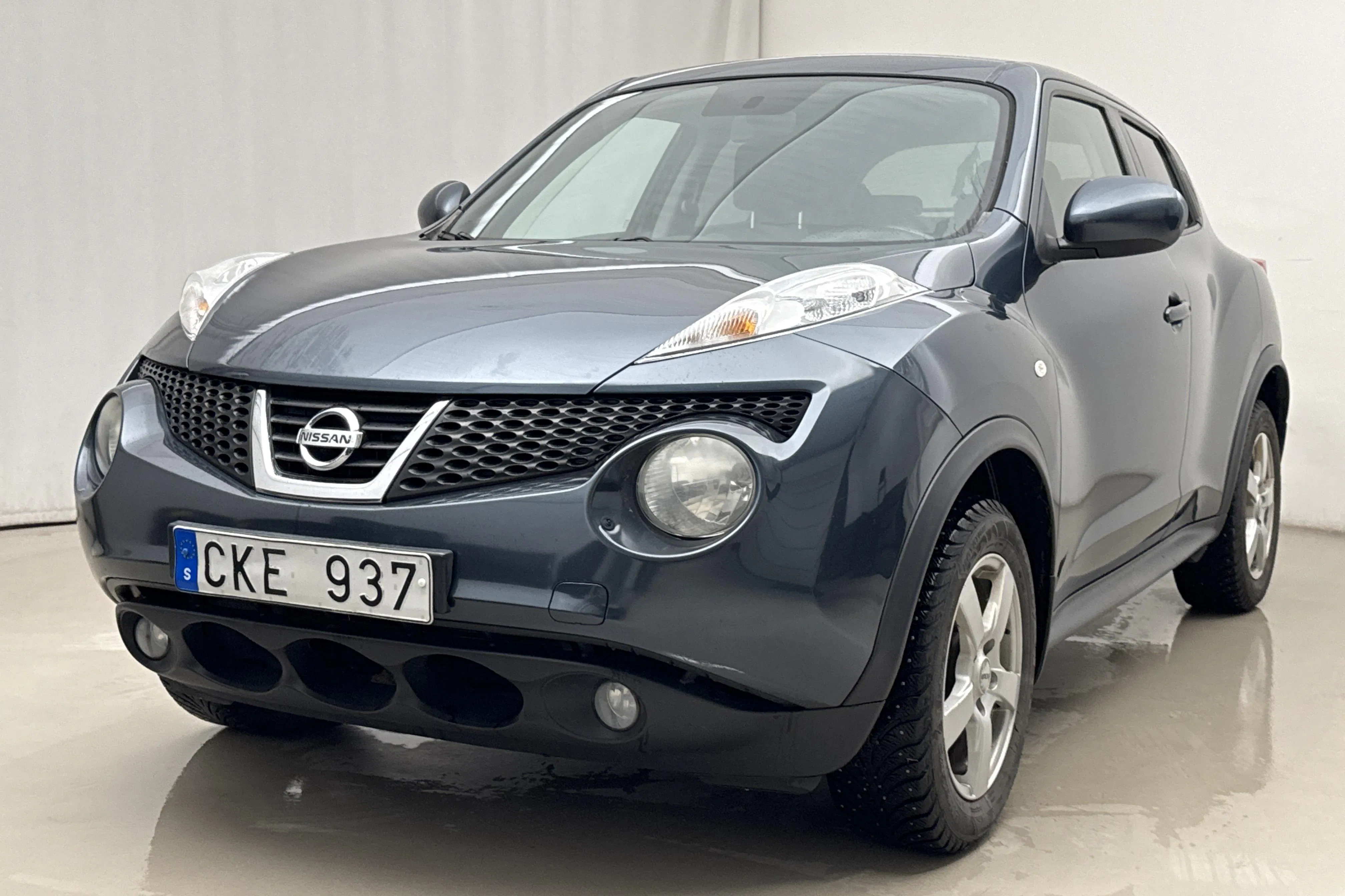 Presentation photo 1 of 15: Nissan Juke 1.6 (117hk) - 175 500 km - Manual - dark blue - 2012