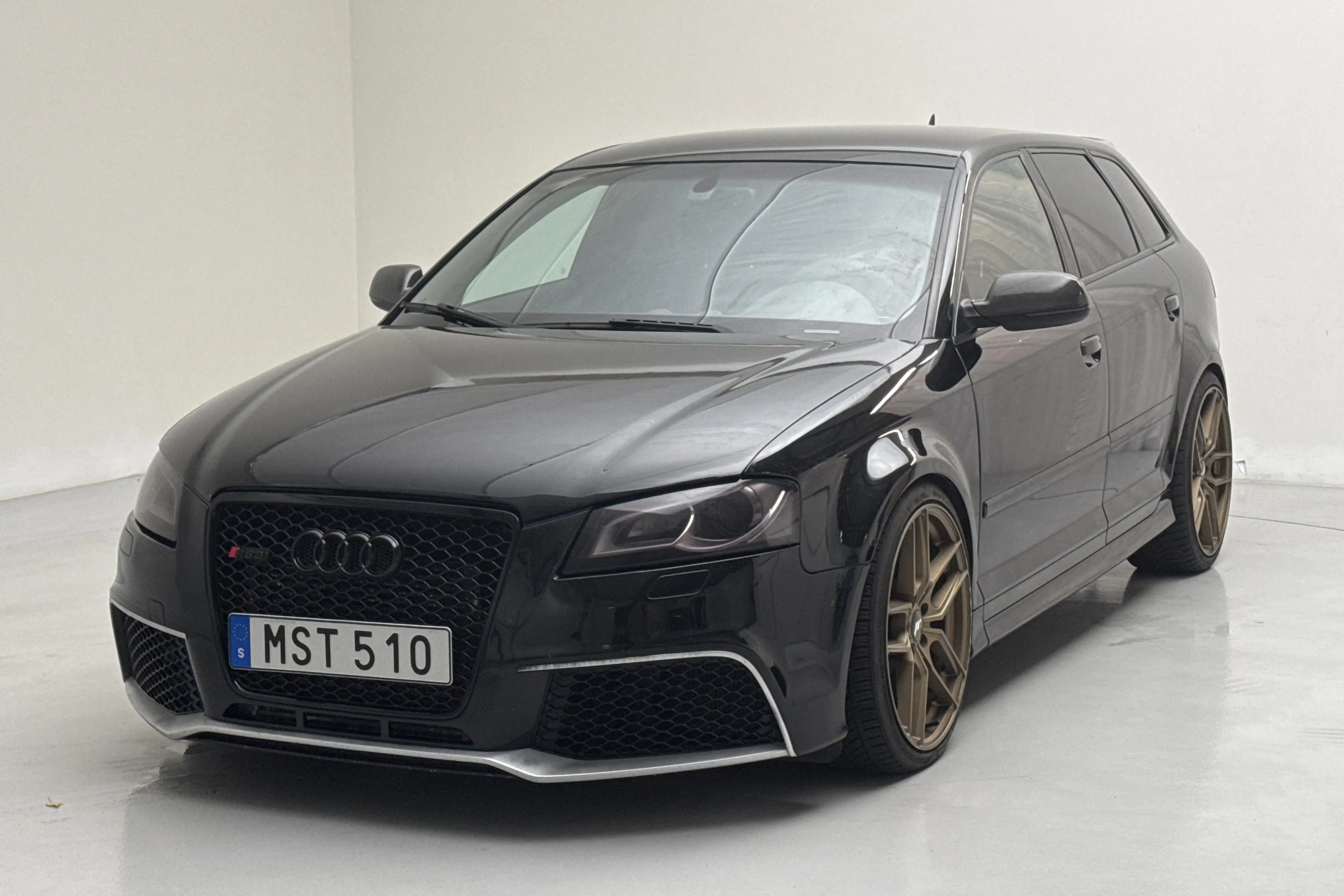 Presentationsfoto 1 av 16: Audi RS3 2.5 TFSI Sportback  (340hk) - 11 957 mil - Automat - svart - 2012