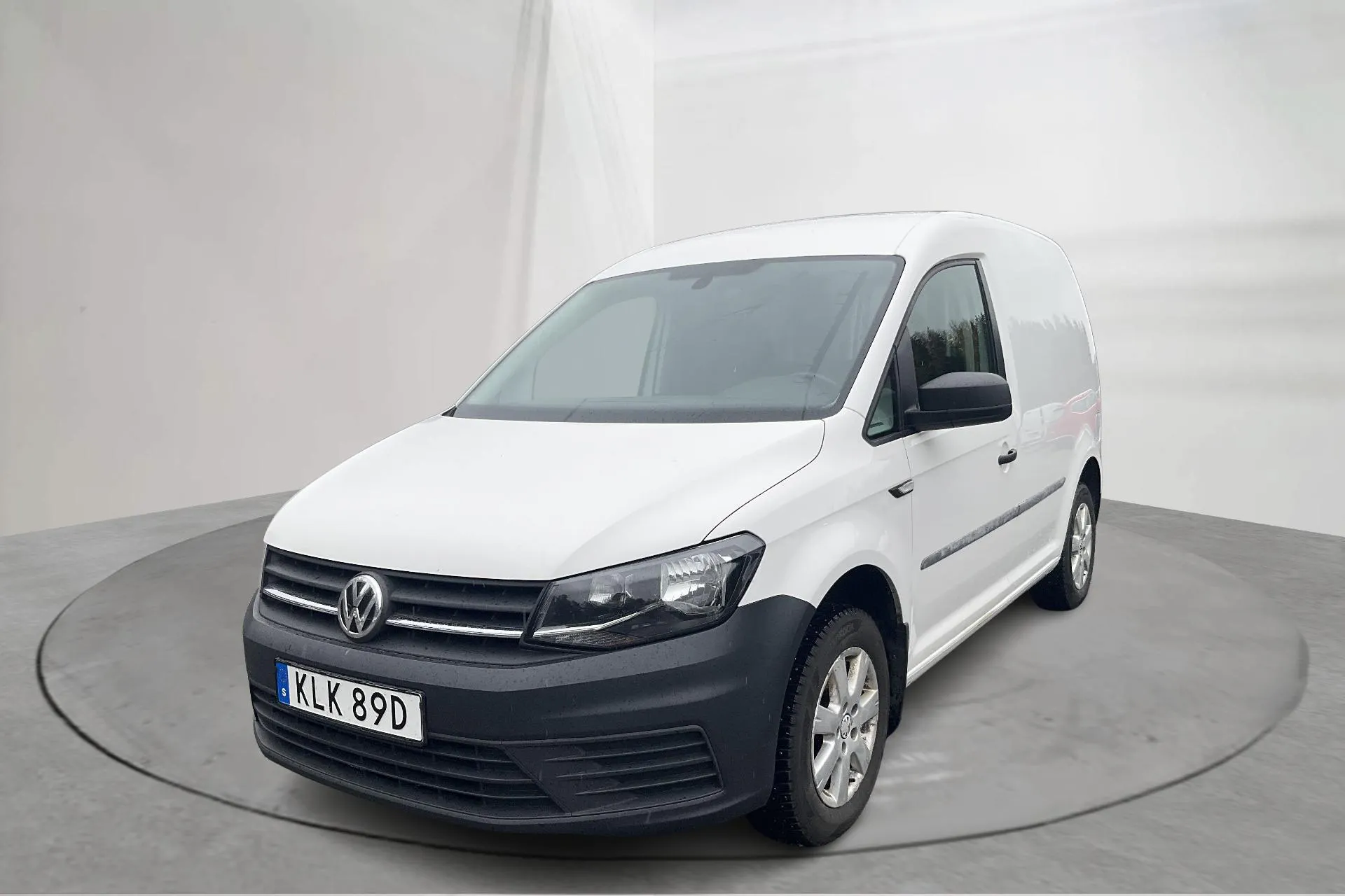 Presentationsfoto 1 av 13: VW Caddy 2.0 TDI Skåp (102hk) - 6 980 mil - Automat - vit - 2020