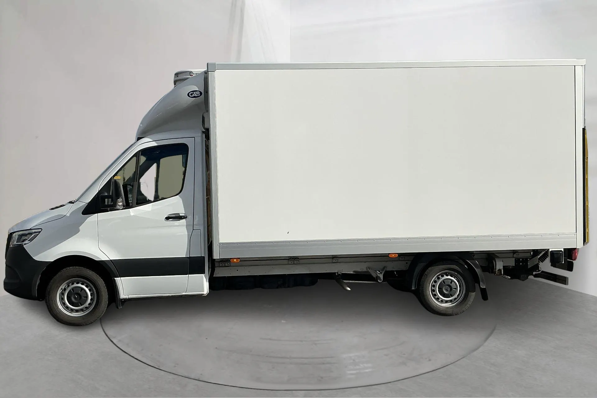 Presentationsfoto 2 av 18: Mercedes Sprinter 317 CDI Volymskåp RWD (170hk) - 2 790 mil - Automat - vit - 2026
