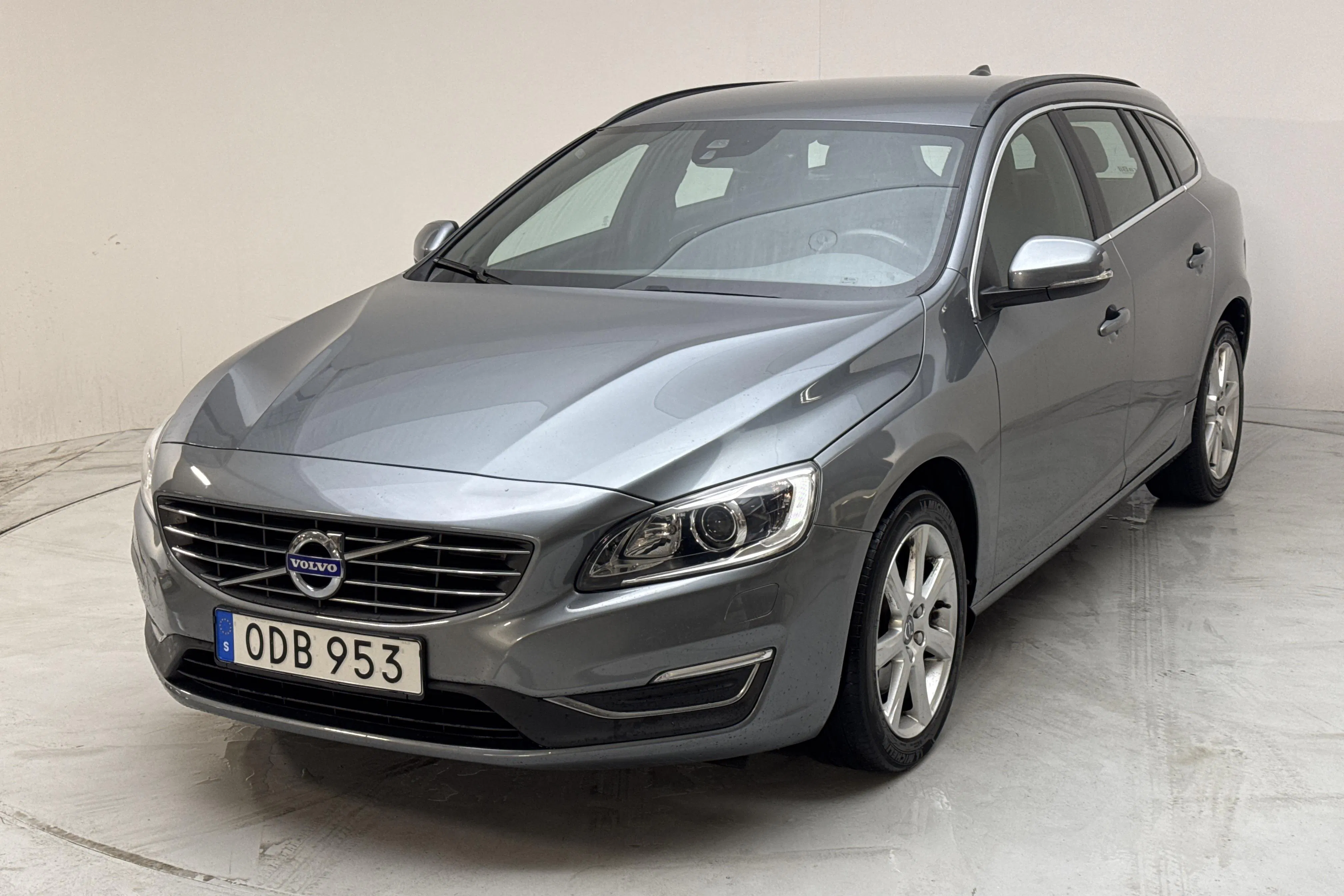 Presentation photo 1 of 13: Volvo V60 D3 (150hk) - 74 460 km - Automatic - gray - 2018