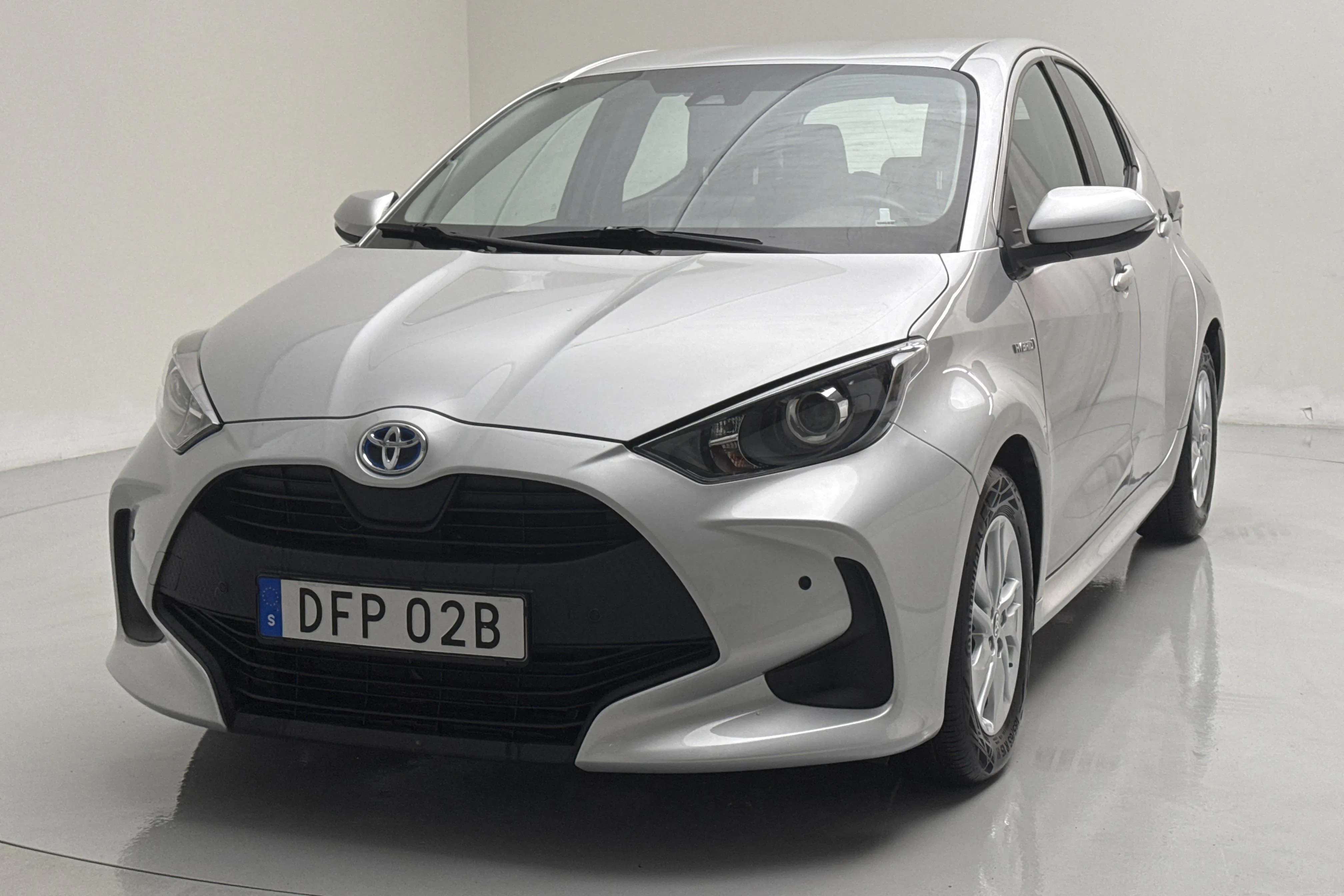 Presentationsfoto 1 av 13: Toyota Yaris 1.5 Hybrid 5dr (116hk) - 5 724 mil - Automat - silver - 2021