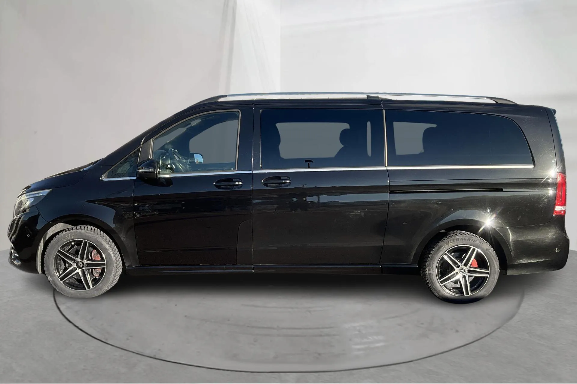 Presentationsfoto 2 av 18: Mercedes V 250 d 4MATIC W447 (190hk) - 18 959 mil - Automat - svart - 2019