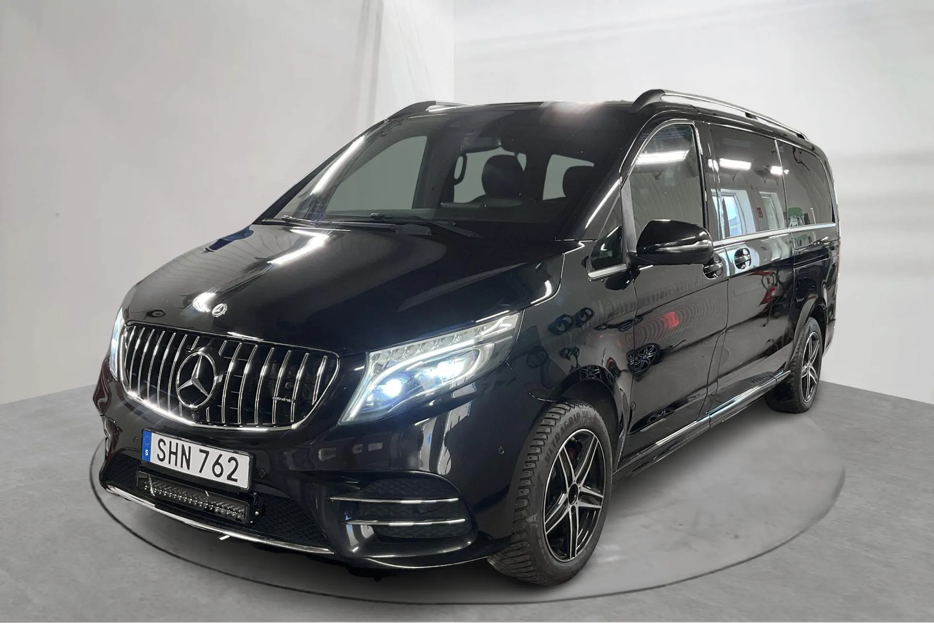 Presentationsfoto 1 av 18: Mercedes V 250 d 4MATIC W447 (190hk) - 18 959 mil - Automat - svart - 2019