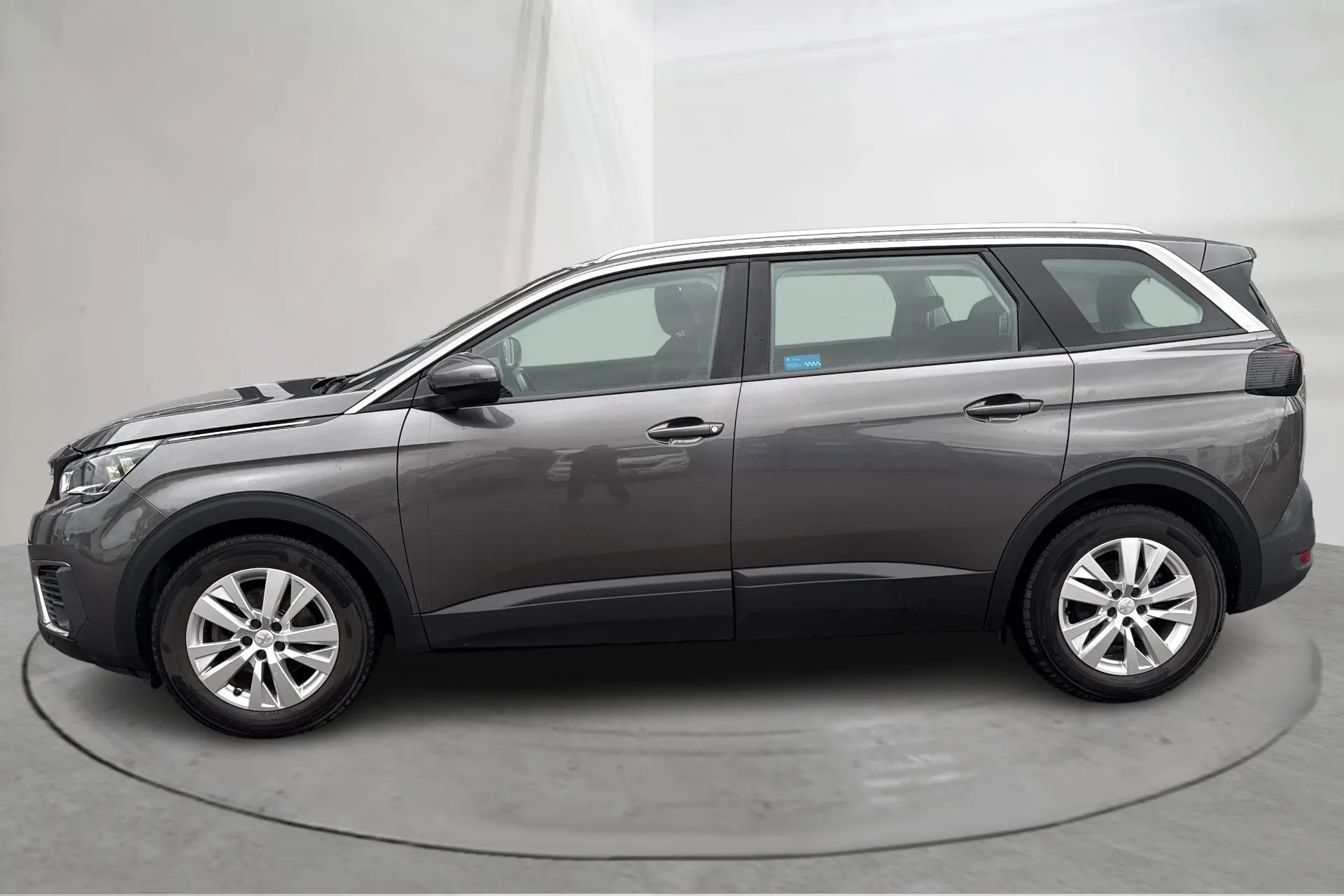 Presentationsfoto 2 av 15: Peugeot 5008 1.2 PureTech (130hk) - 14 803 mil - Automat - 2017