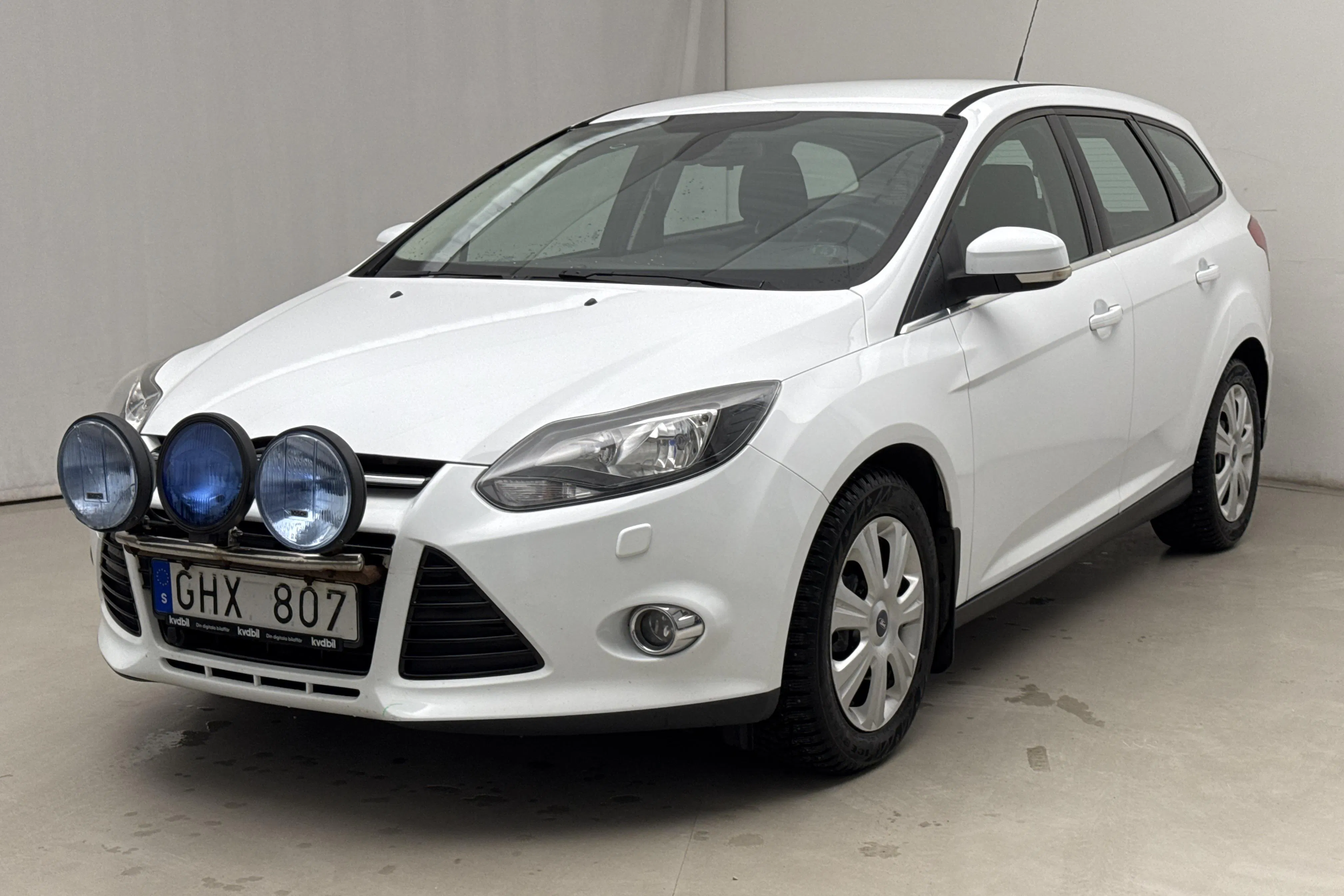 Presentationsfoto 1 av 15: Ford Focus 1.0 EcoBoost Kombi (100hk) - 21 069 mil - Manuell - vit - 2013