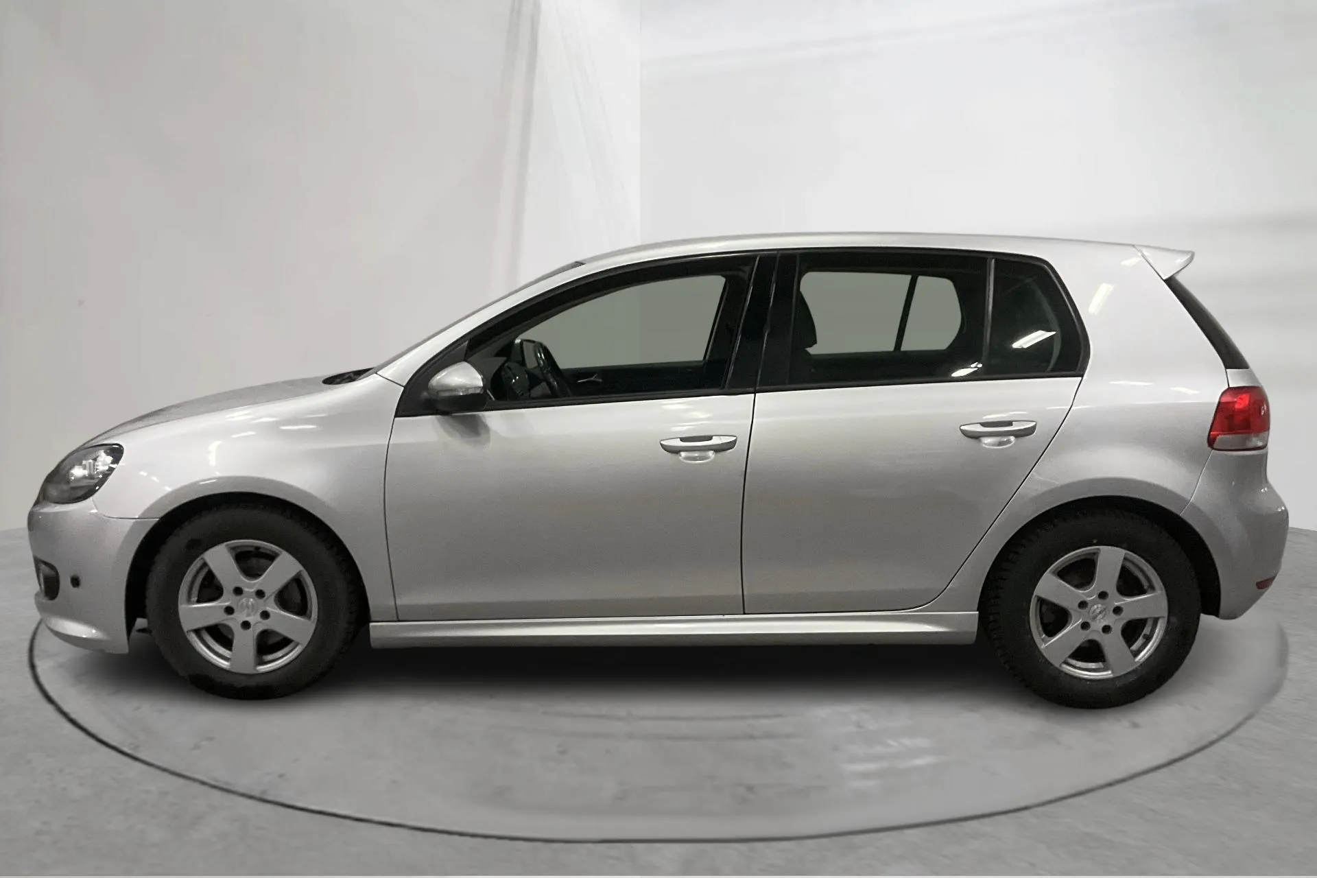 Presentation photo 2 of 13: VW Golf VI 1.6 TDI BlueMotion Technology 5dr (105hk) - 196 470 km - Manual - silver - 2013