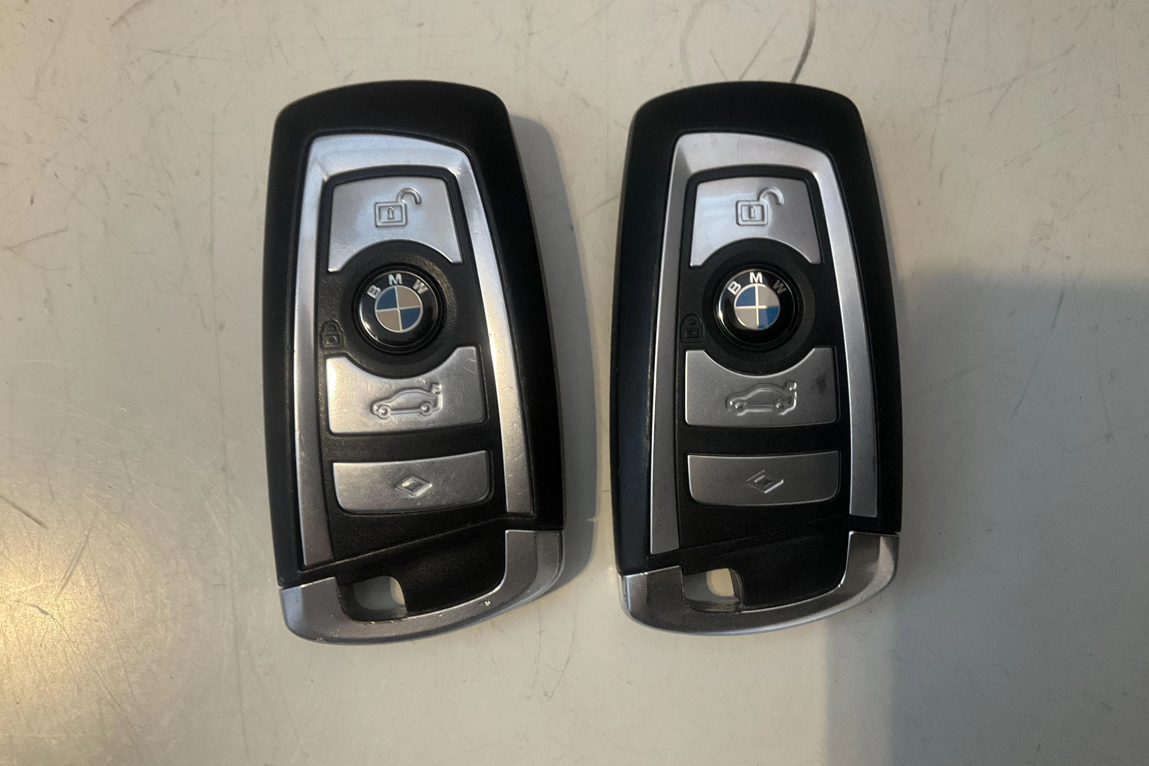 Presentationsfoto 16 av 16: BMW ActiveHybrid 7 Sedan, F01 (449hk) - 13 882 mil - Automat - vit - 2010