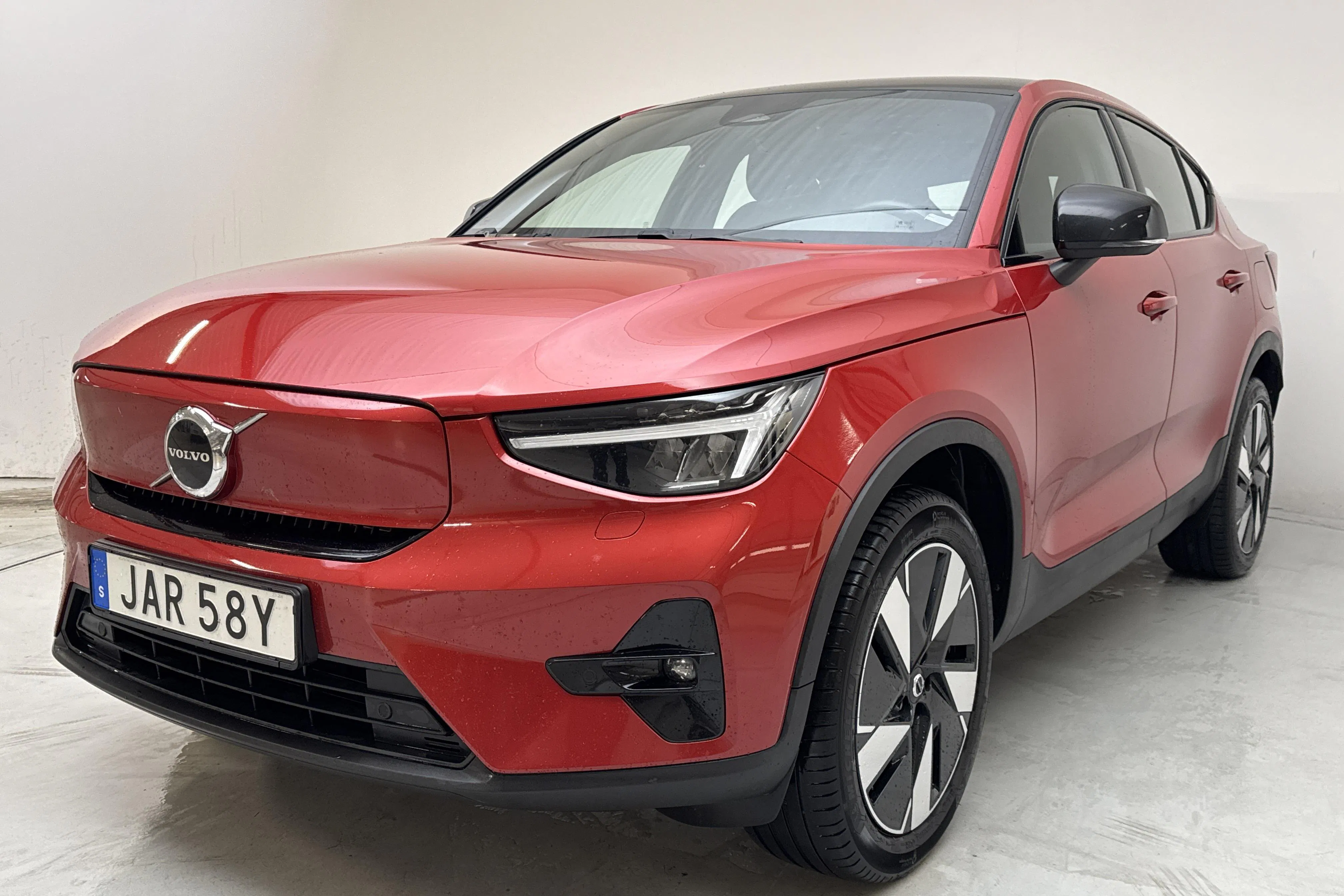 Presentationsfoto 1 av 18: Volvo C40 Recharge Extended Range (252hk) - 11 834 mil - Automat - röd - 2024