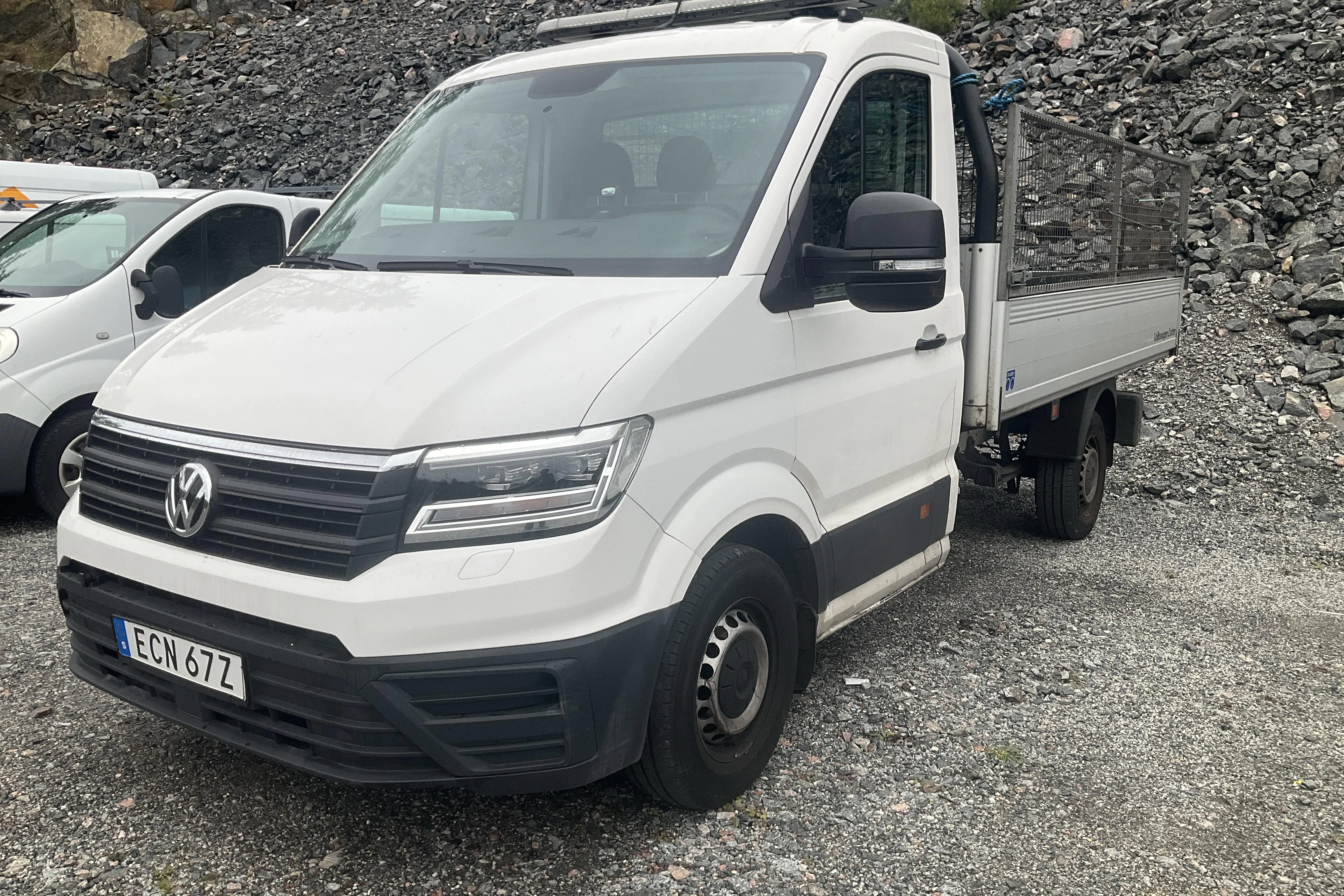 Presentationsfoto 1 av 14: VW Crafter 35 2.0 TDI Chassi (140hk) - 14 680 mil - Automat - vit - 2019