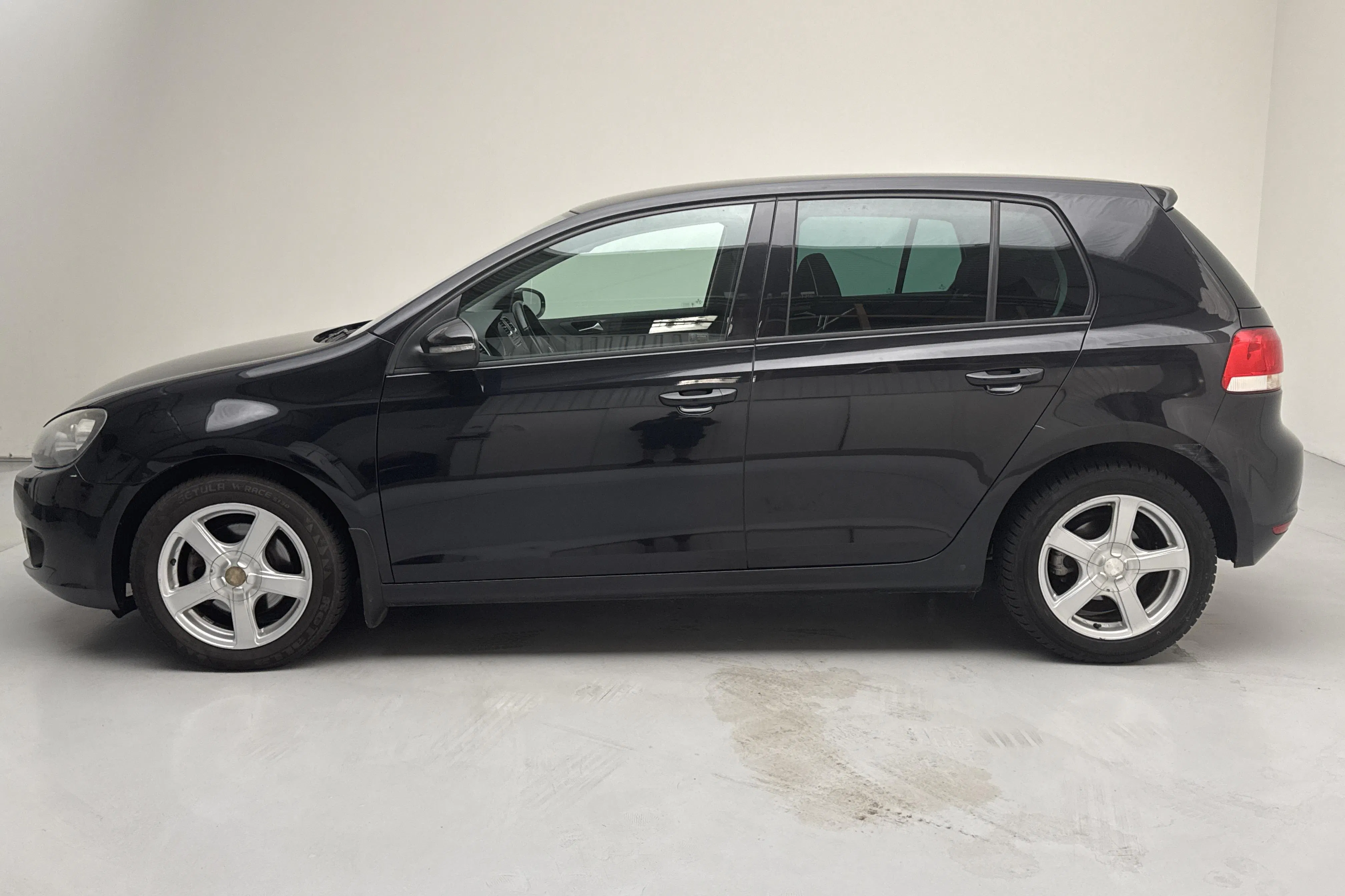 Presentation photo 2 of 11: VW Golf VI 1.4 TSI 5dr (122hk) - 129 610 km - Manual - black - 2011