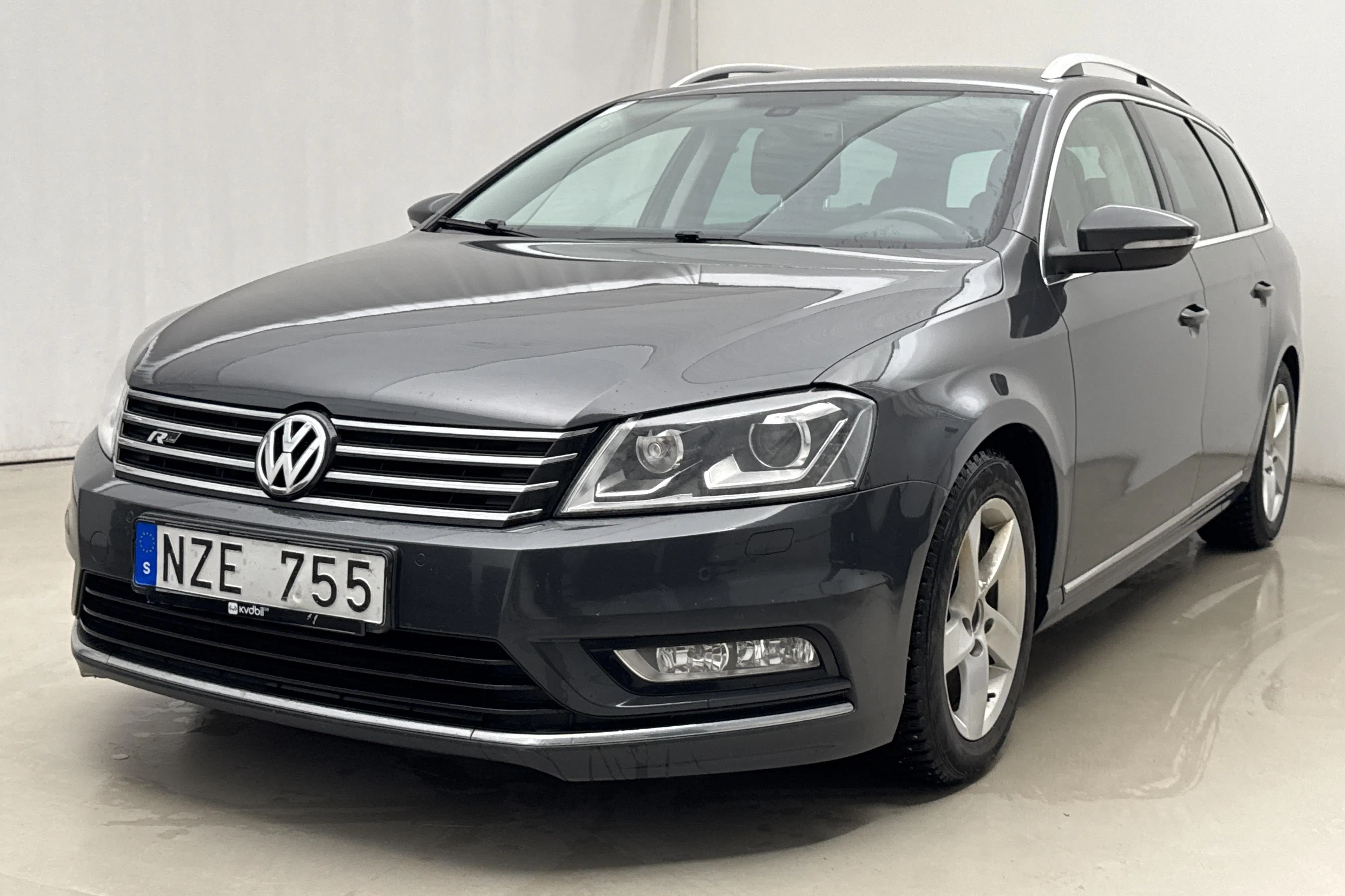 Presentation photo 1 of 15: VW Passat 2.0 TDI BlueMotion Technology Variant 4Motion (177hk) - 202 120 km - Automatic - dark grey - 2014