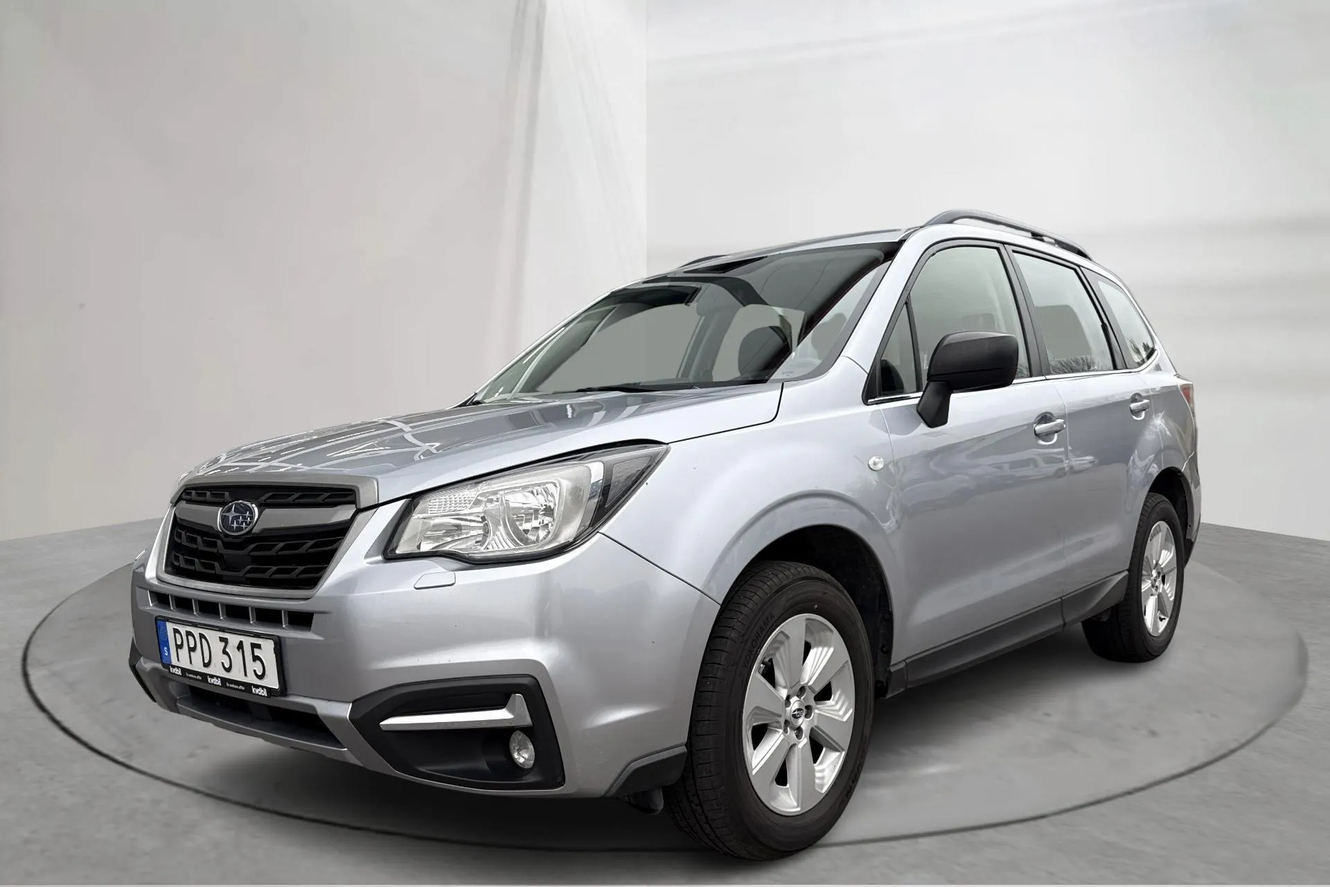 Presentationsfoto 1 av 13: Subaru Forester 2.0D (147hk) - 13 347 mil - Manuell - silver - 2016