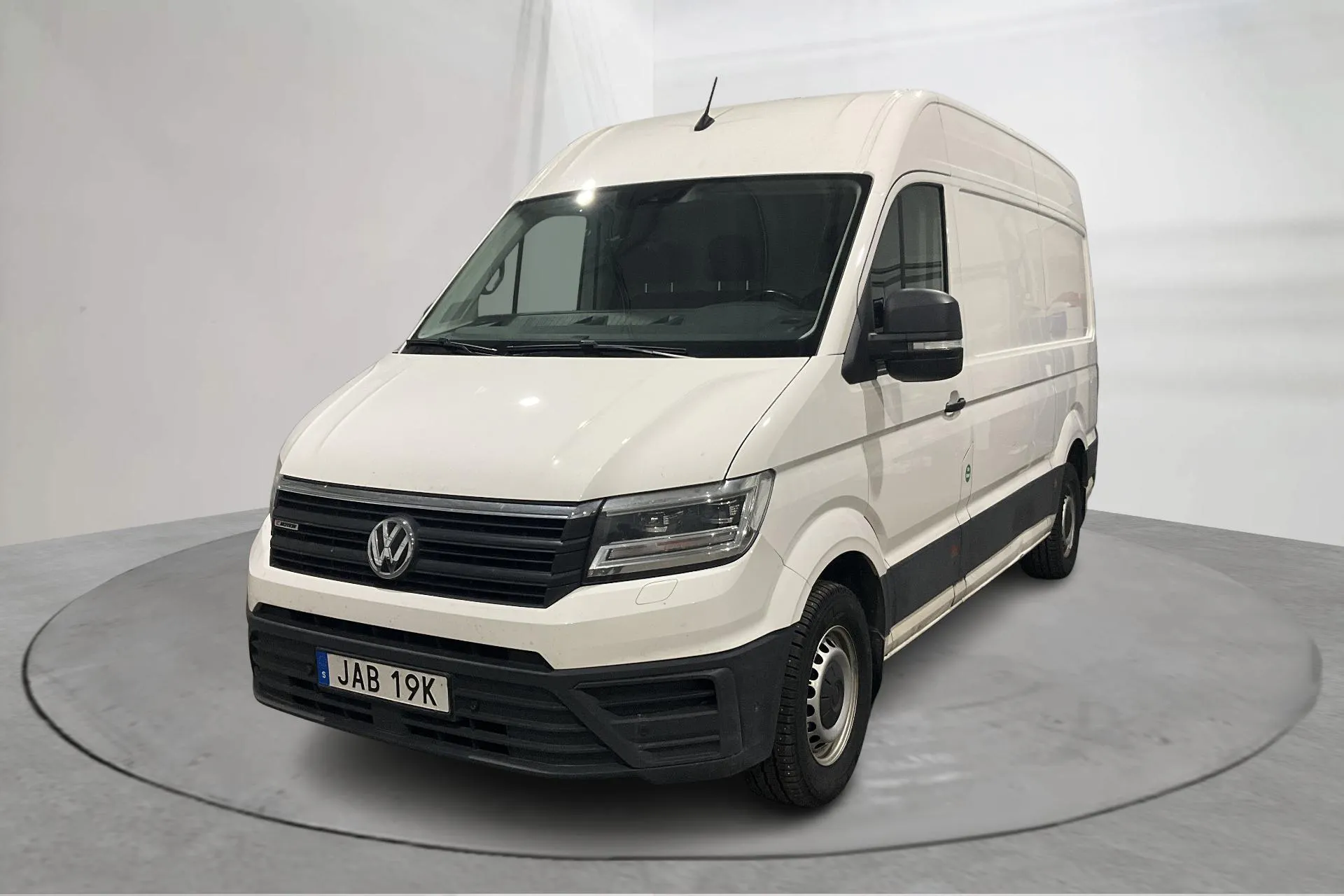 Presentationsfoto 1 av 16: VW Crafter 35 2.0 TDI Skåp 4Motion (177hk) - 14 396 mil - Automat - vit - 2023