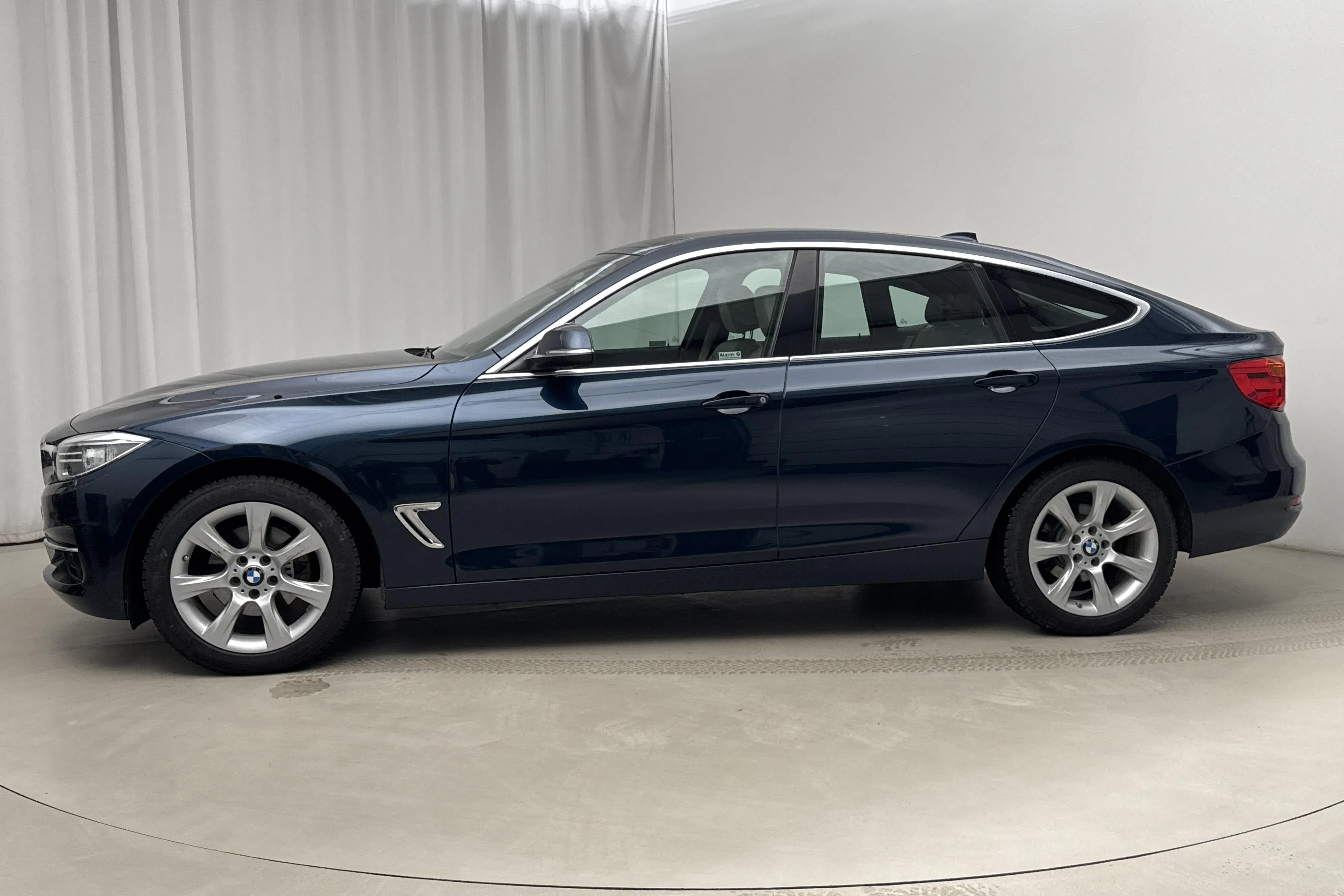 Presentation photo 2 of 19: BMW 320d GT xDrive, F34 (184hk) - 49 530 km - Automatic - blue - 2015