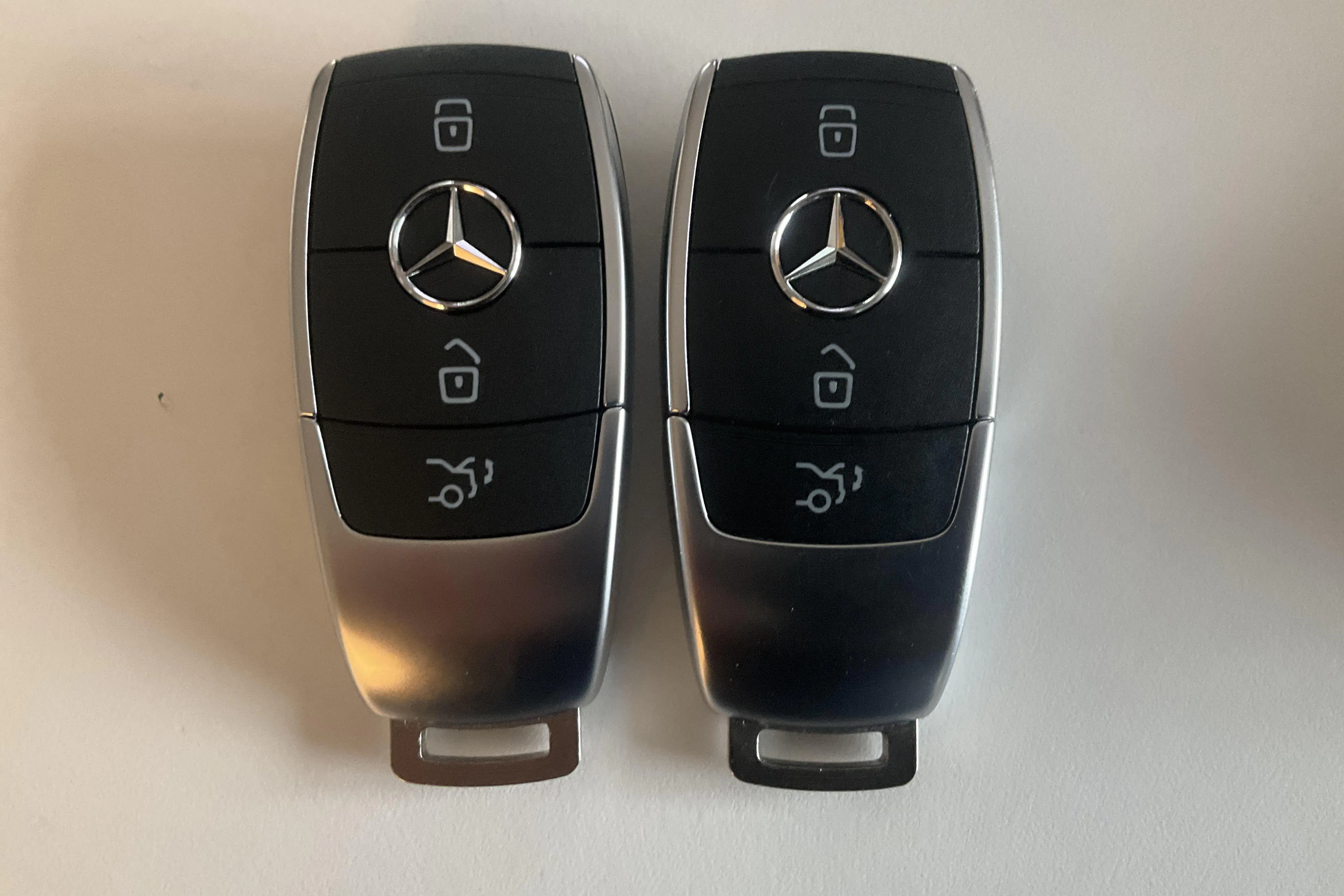 Presentation photo 20 of 20: Mercedes EQB 300 4MATIC X243 (228hk) - 37 000 km - Automatic - dark grey - 2024