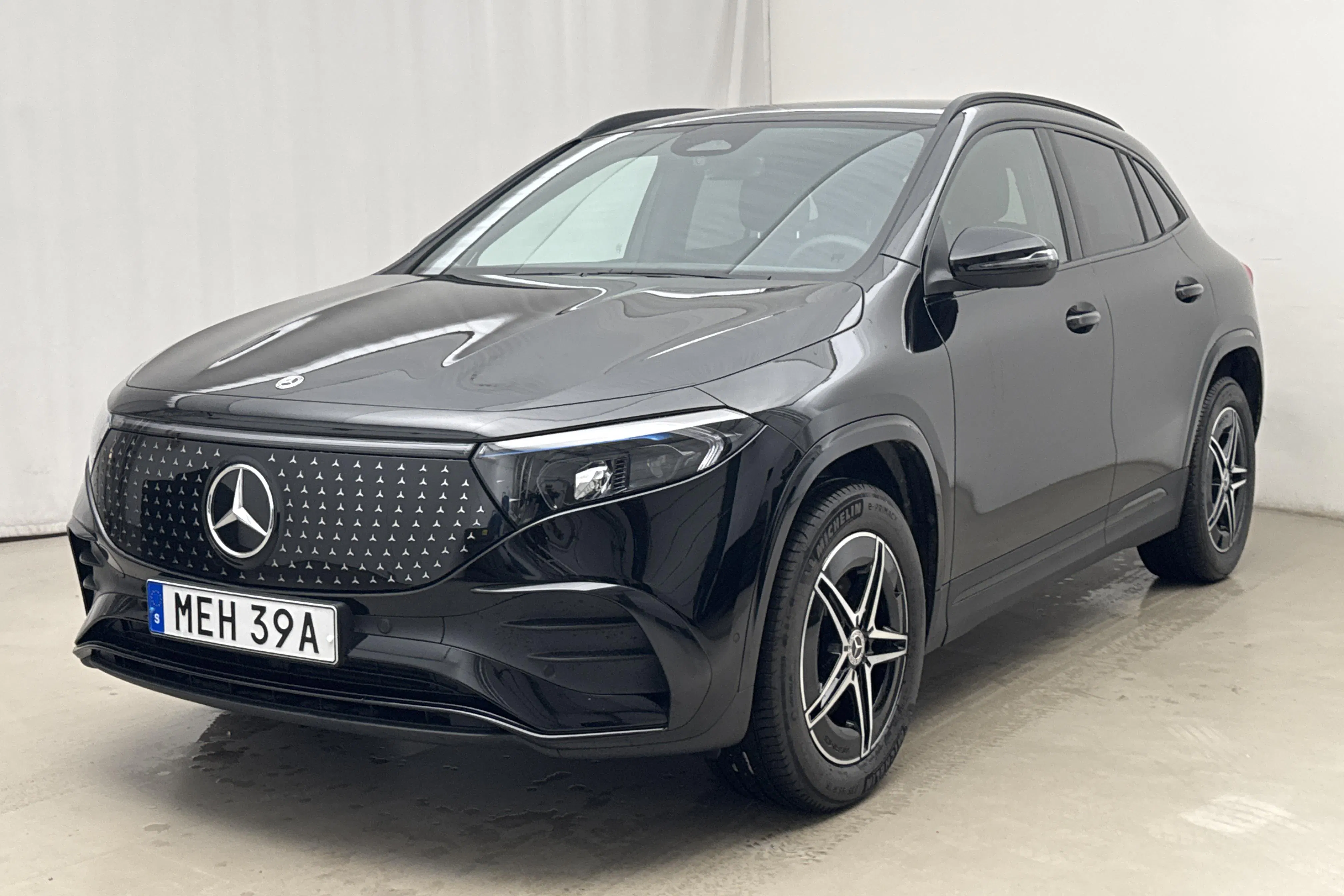 Presentationsfoto 1 av 22: Mercedes EQA 250+ H243 (190hk) - 245 mil - Automat - svart - 2026