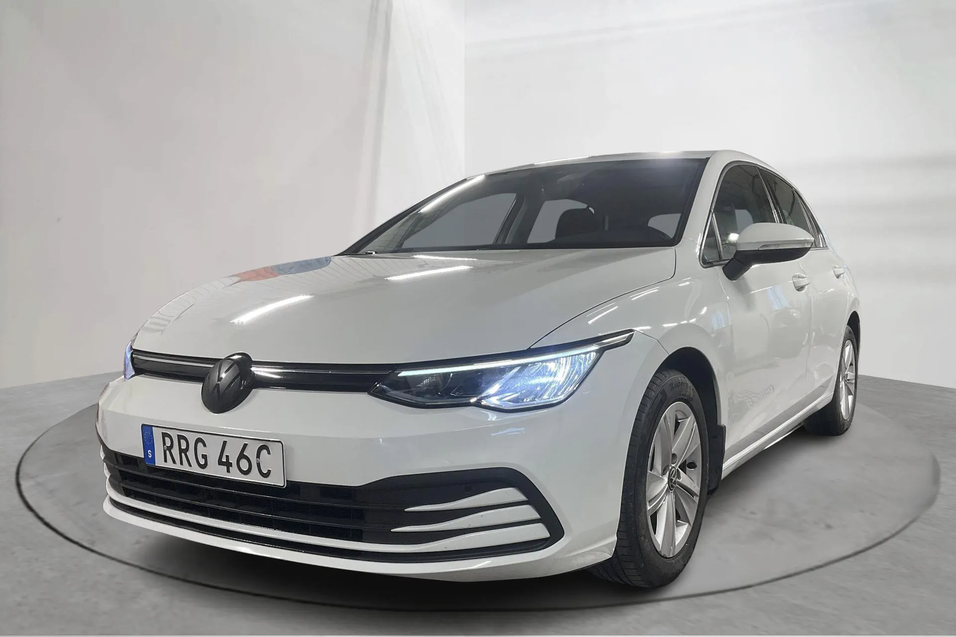 Presentation photo 1 of 17: VW Golf VIII 1.0 TSI 5dr (110hk) - 68 850 km - Manual - white - 2021
