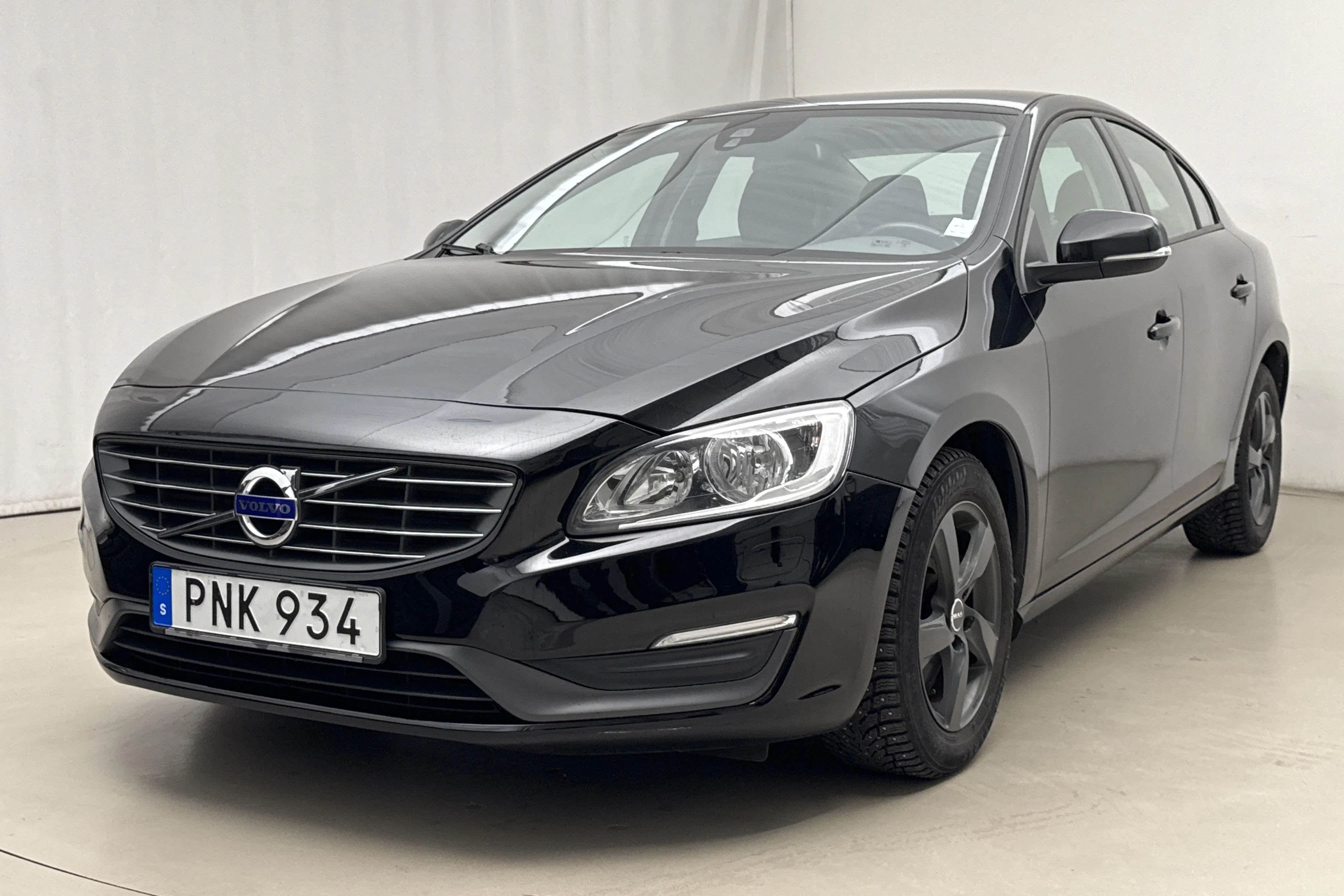 Presentationsfoto 1 av 17: Volvo S60 D2 (115hk) - 18 118 mil - Manuell - svart - 2015