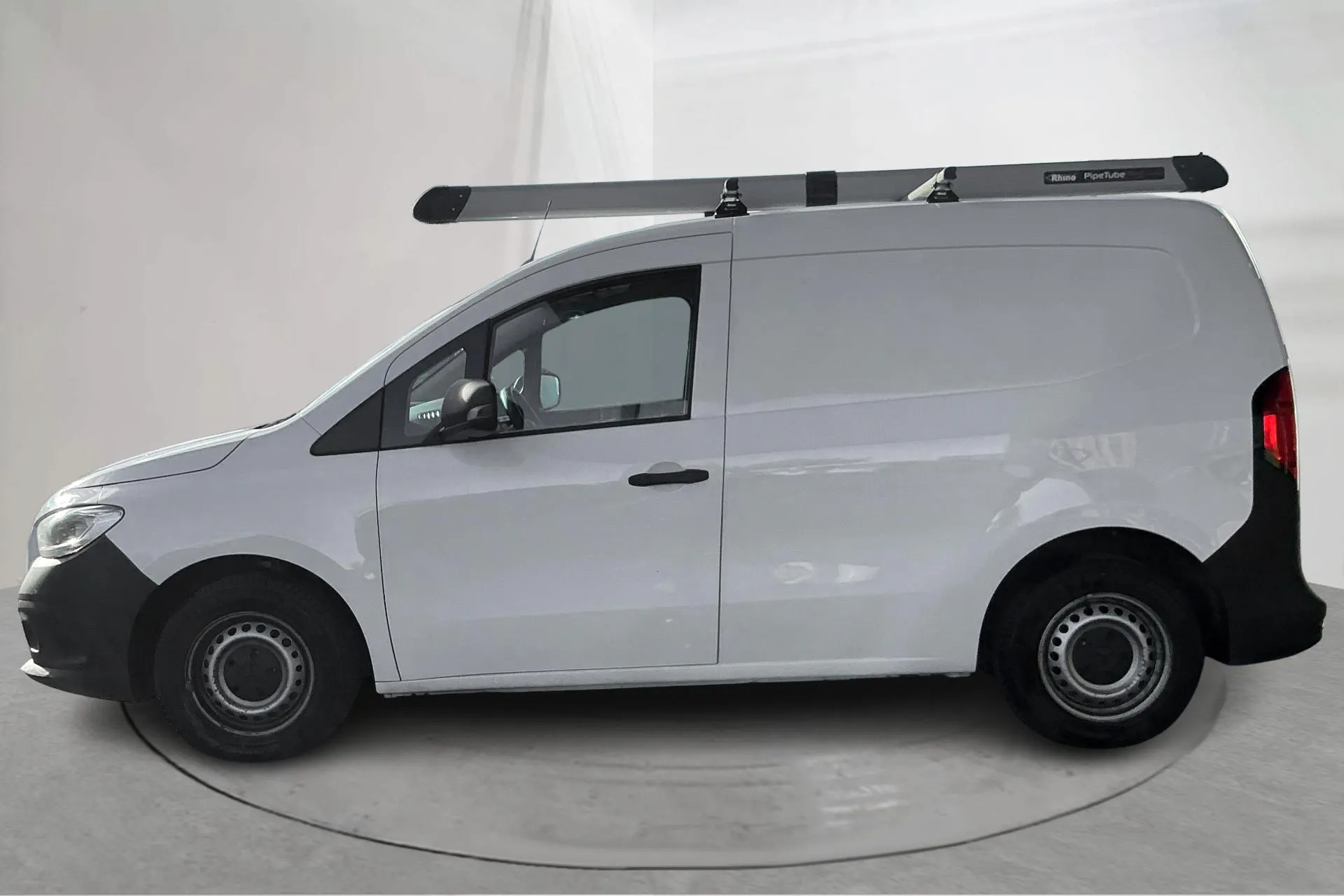 Presentationsfoto 2 av 16: Mercedes Citan 110 1.5 CDI (95hk) - 21 796 mil - Manuell - vit - 2022