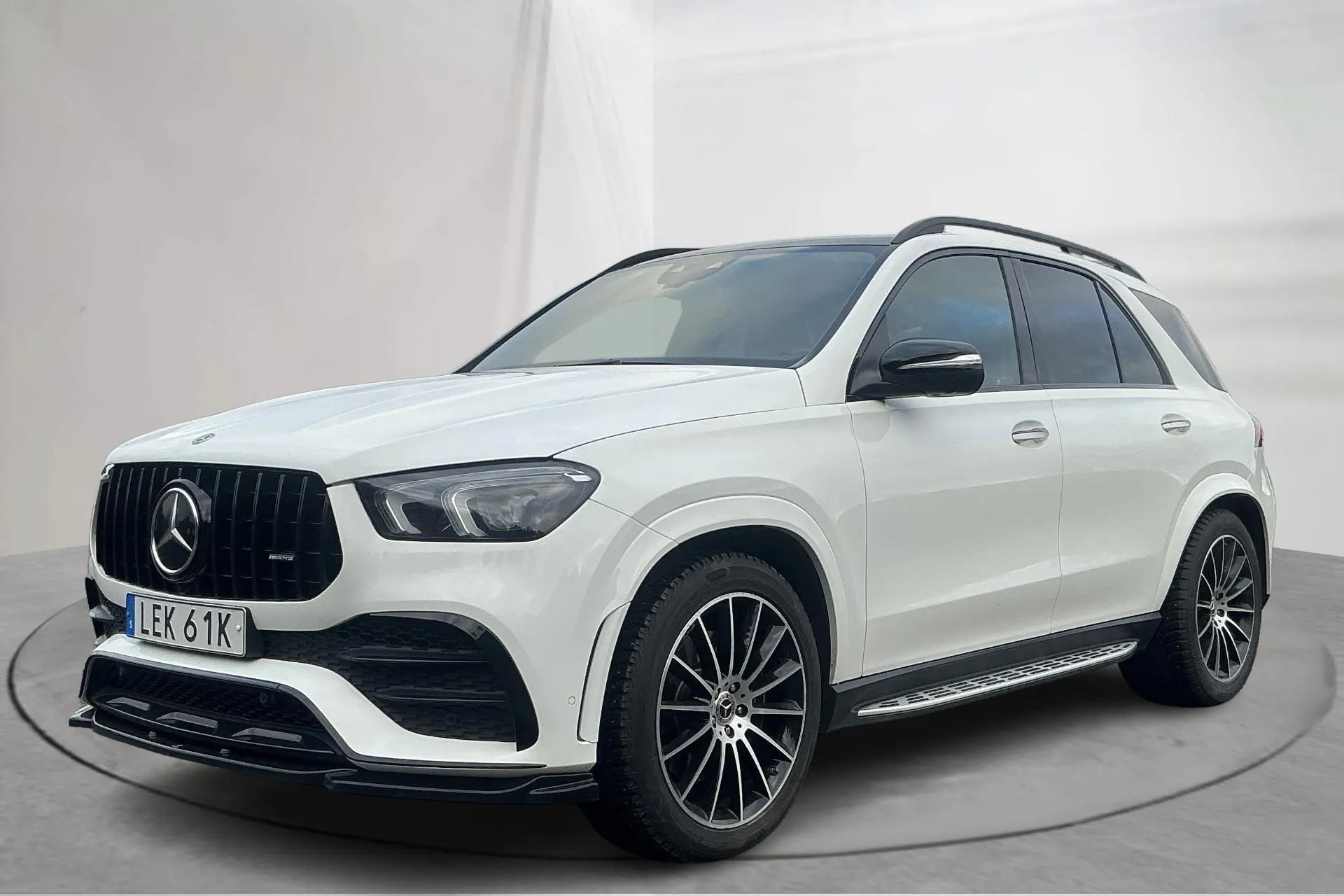 Presentationsfoto 1 av 21: Mercedes GLE 400 d 4MATIC V167 (330hk) - 20 907 mil - Automat - vit - 2022