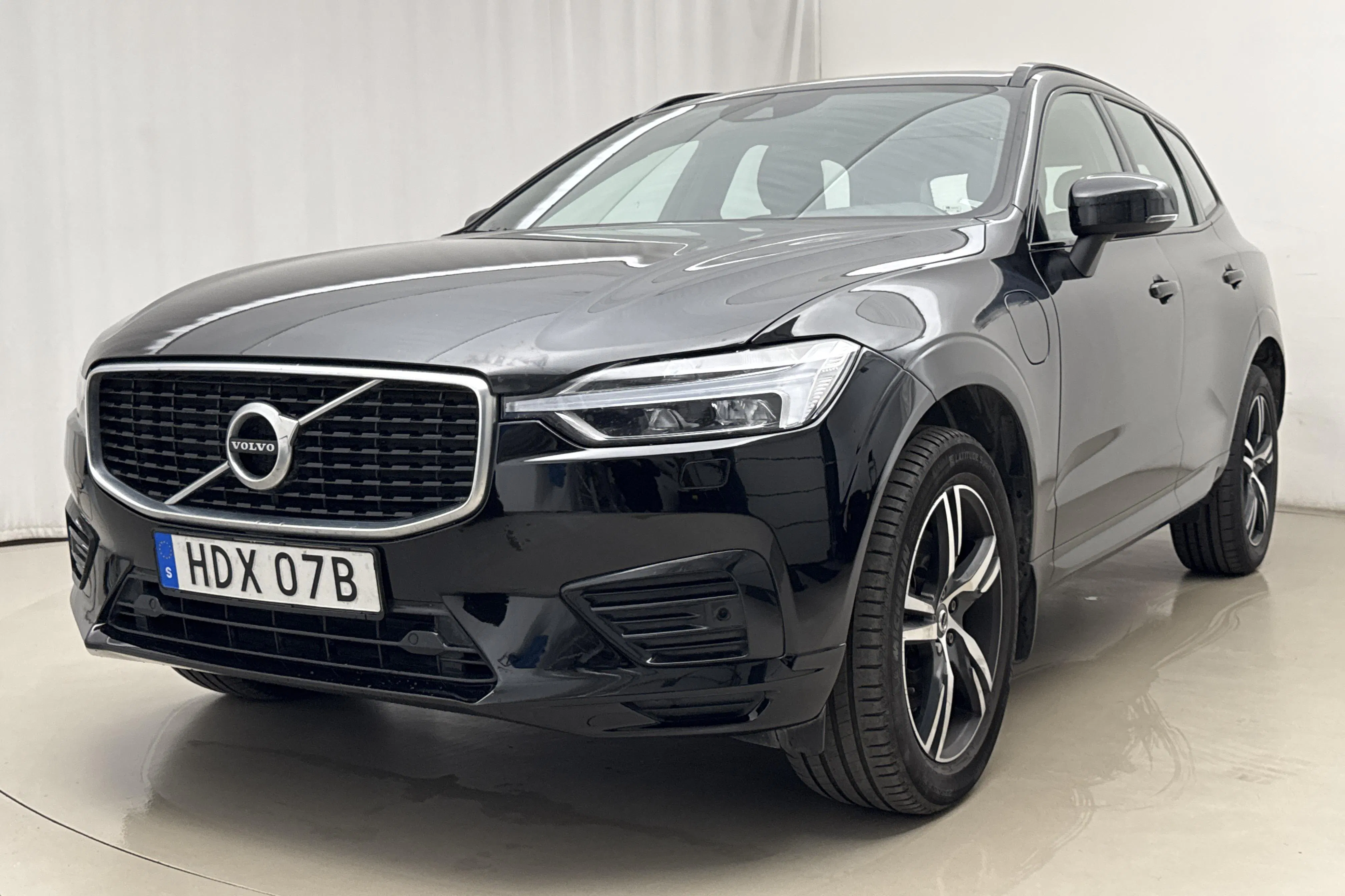 Presentationsfoto 1 av 26: Volvo XC60 T8 AWD Recharge (390hk) - 11 300 mil - Automat - svart - 2020